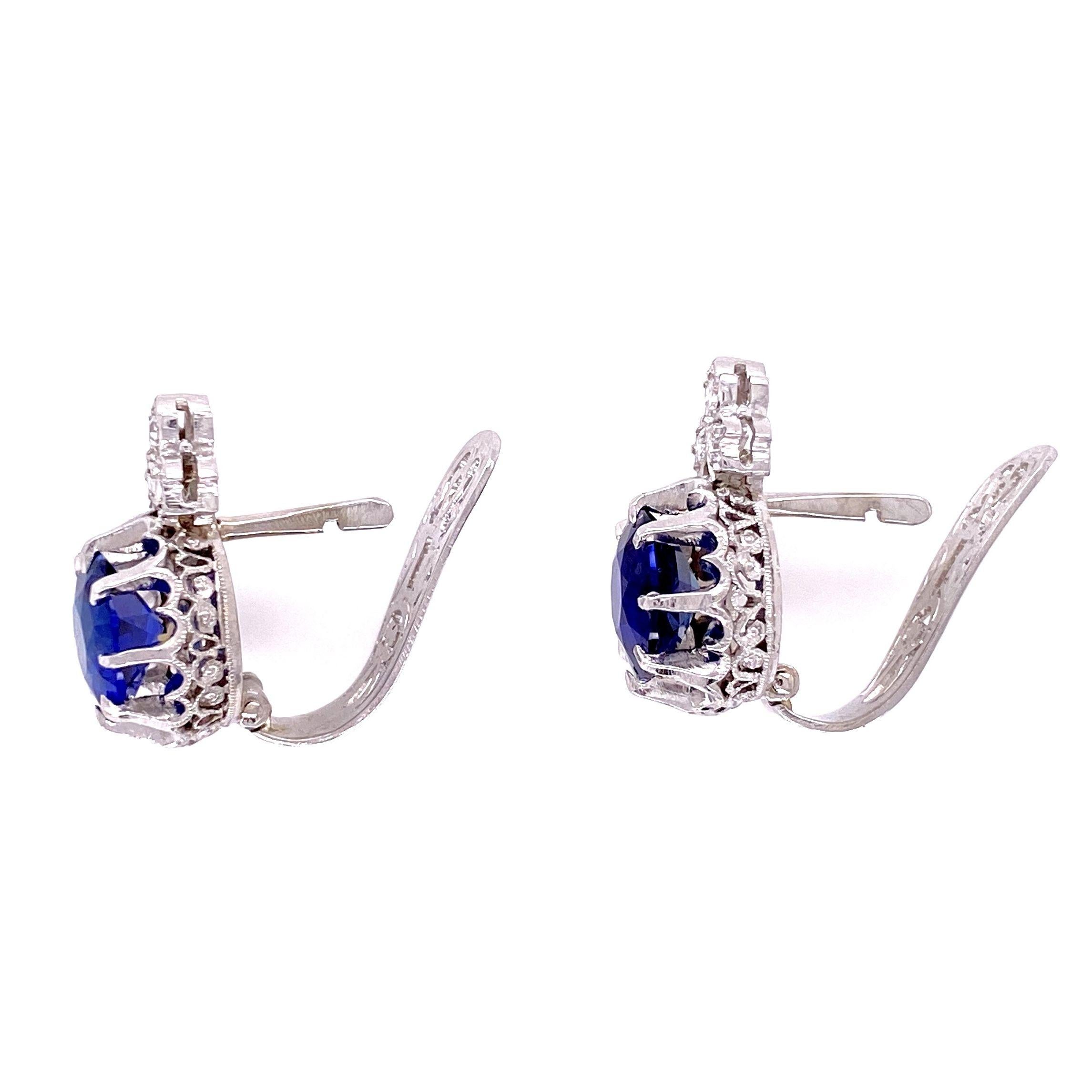Sapphire and Diamond Platinum Art Deco Revival Drop Earrings Estate Fine Jewelry In Excellent Condition For Sale In Montreal, QC
