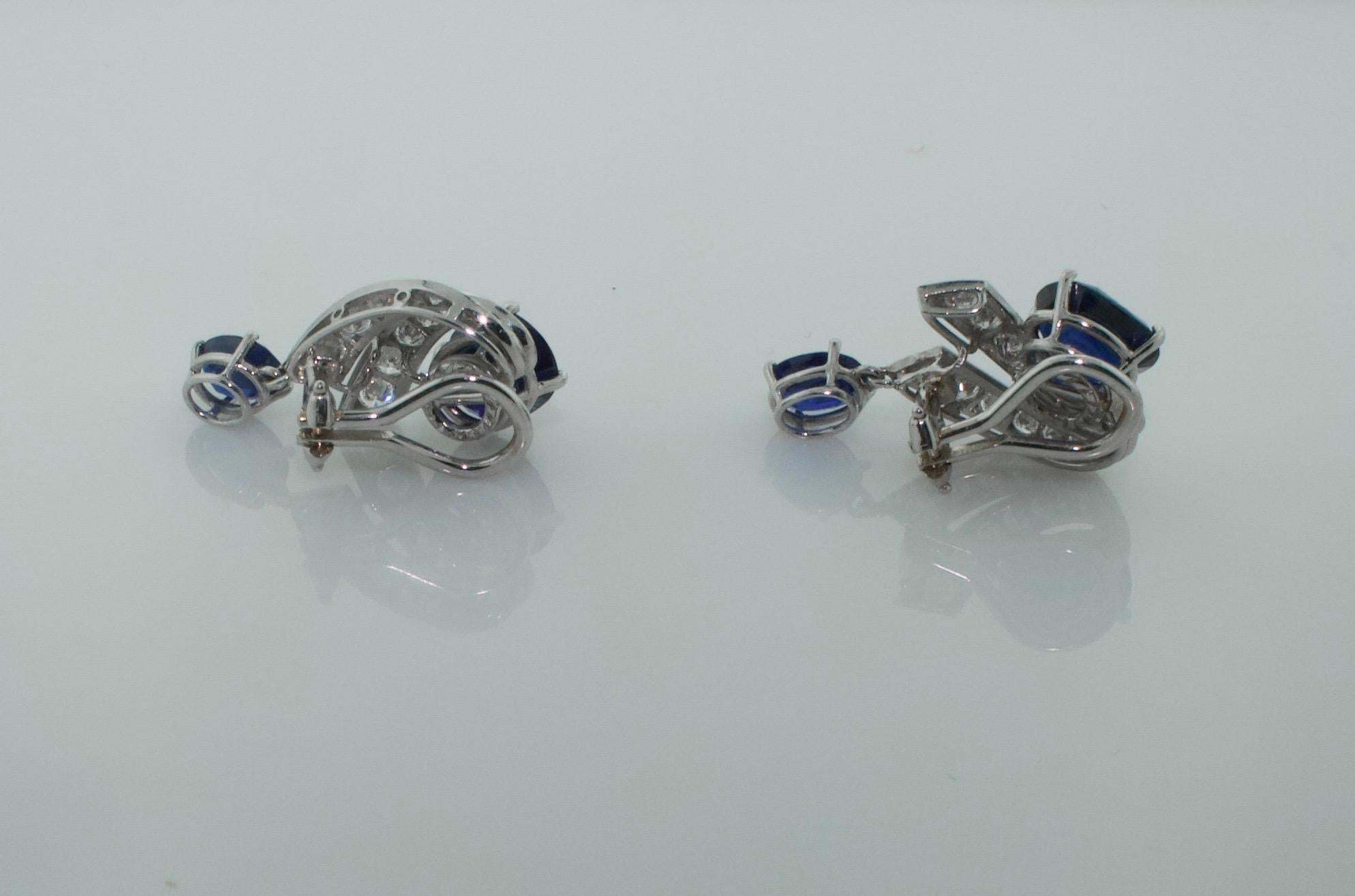 Sapphire and Diamond Platinum Earrings circa 1940s 7.10 Carat of Sapphire In Excellent Condition For Sale In Wailea, HI