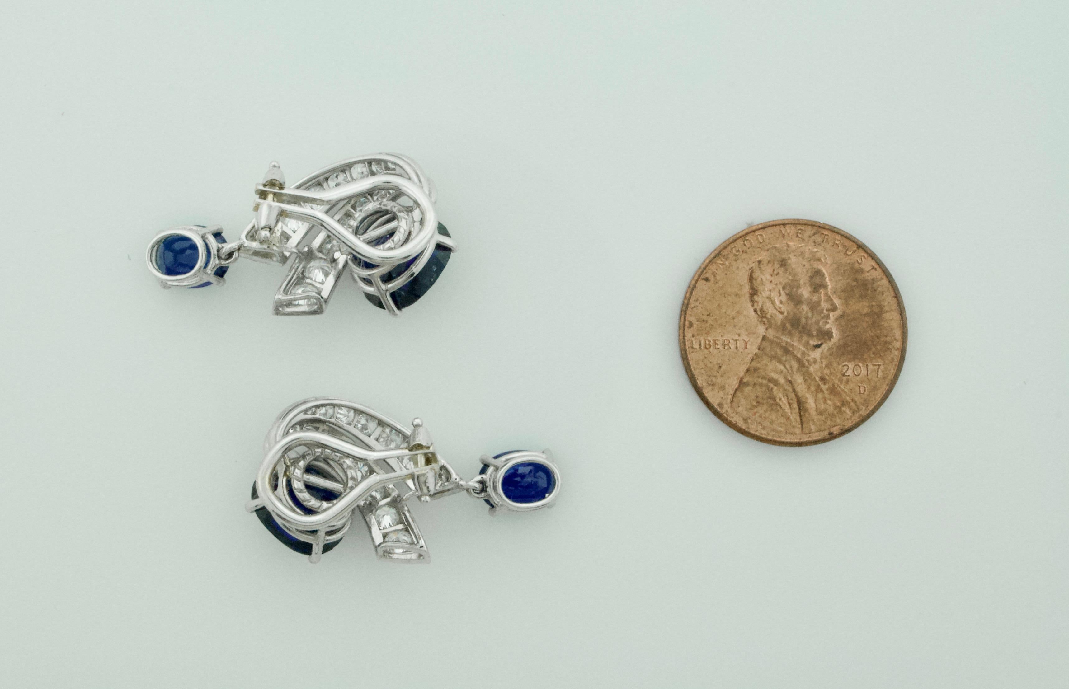 Women's or Men's Sapphire and Diamond Platinum Earrings circa 1940s 7.10 Carat of Sapphire For Sale
