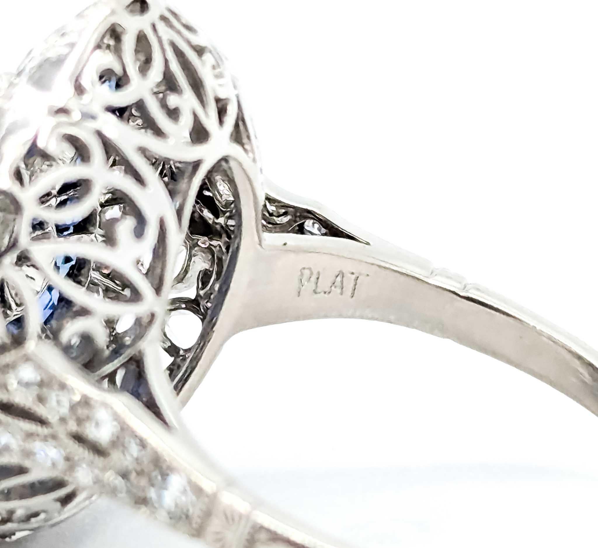 Bague en platine avec saphir et diamants en vente 4
