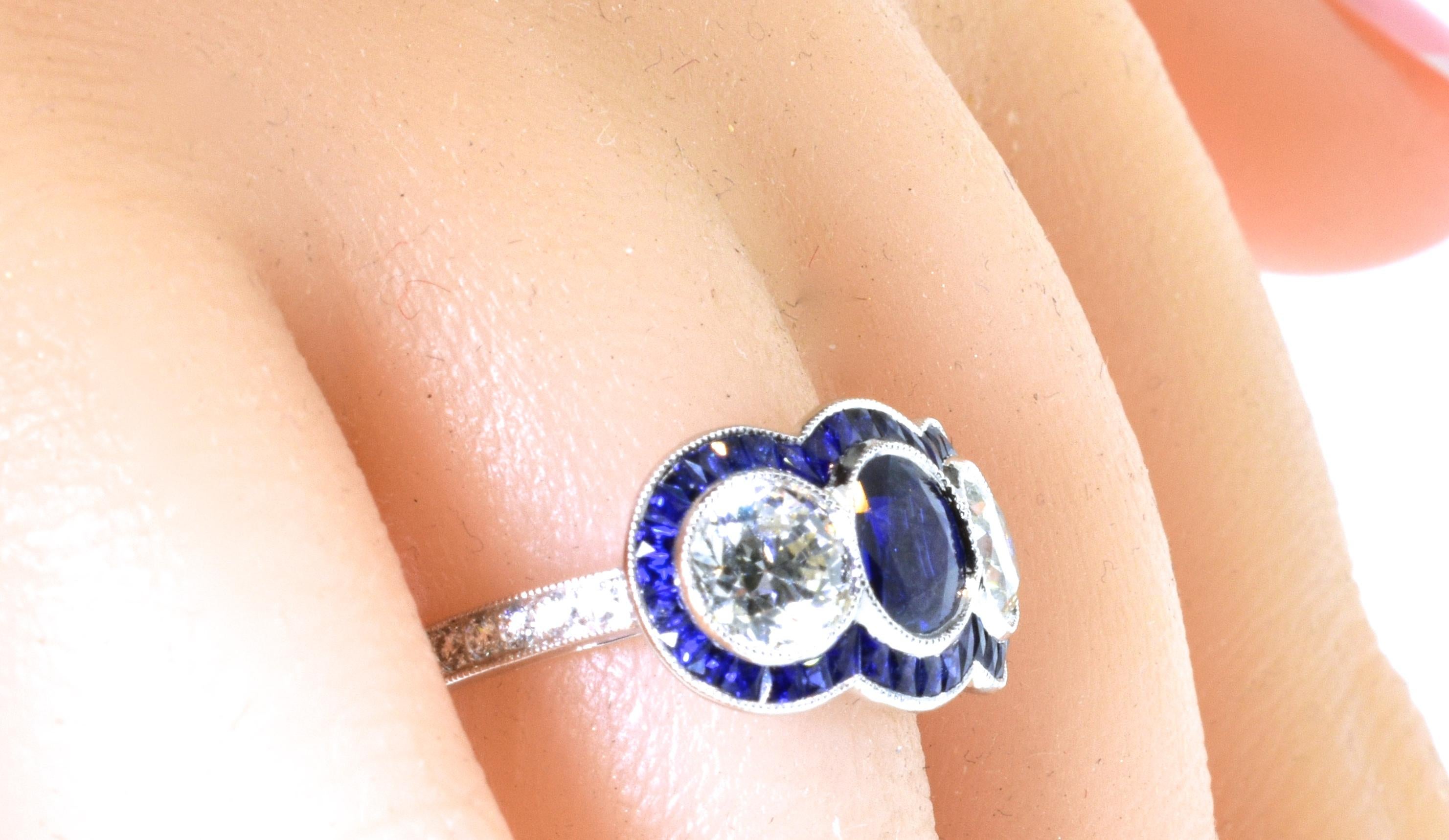 Fine Royal Blue Natural Sapphire and Diamond Platinum Ring In New Condition In Aspen, CO