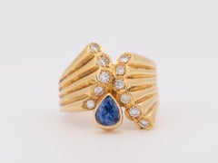 Sapphire and Diamond Ribbed Ring 18K Gold R6726