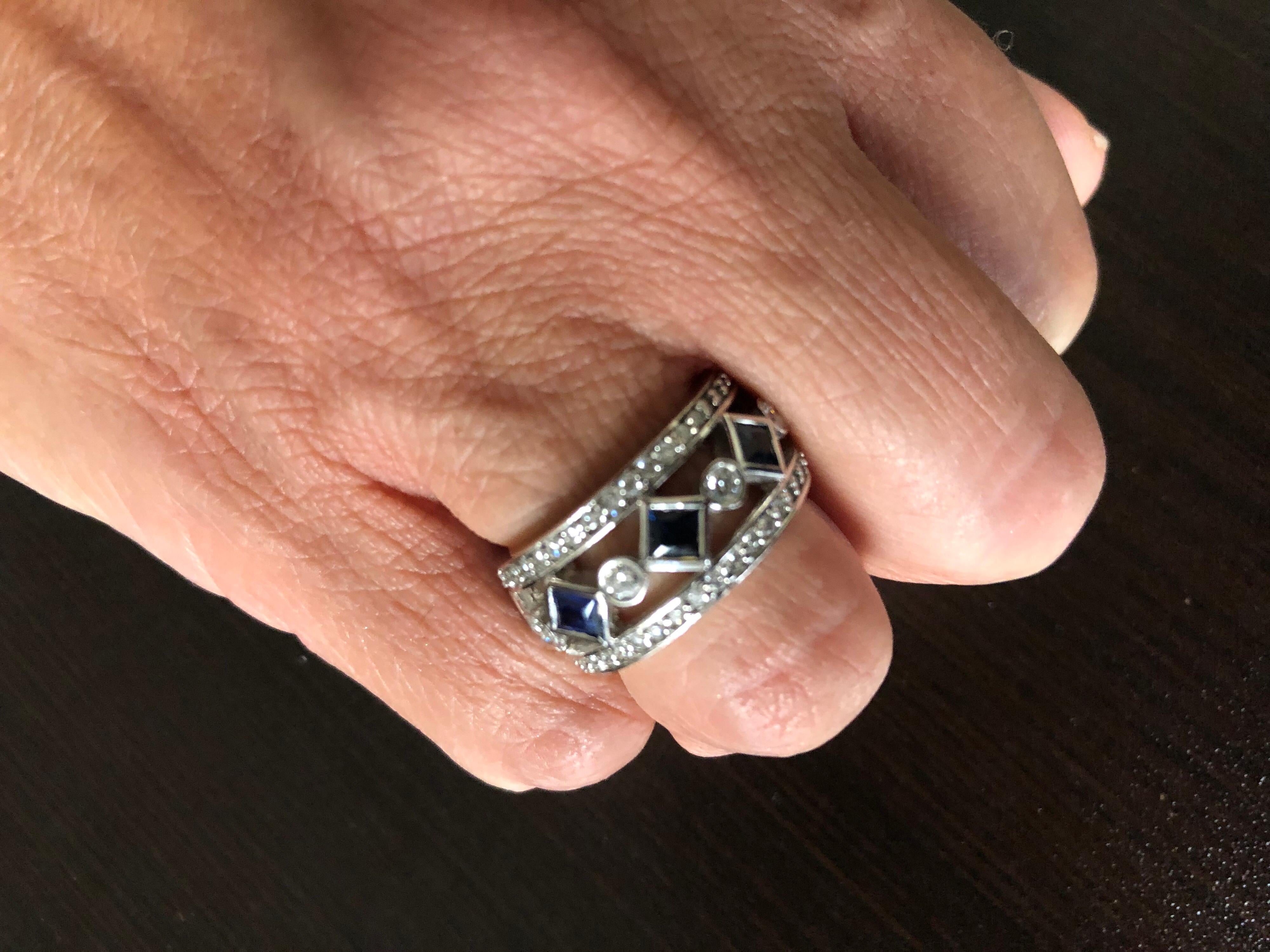 Ring mit 3,40 Karat Saphir und Diamant (Carréschliff) im Angebot