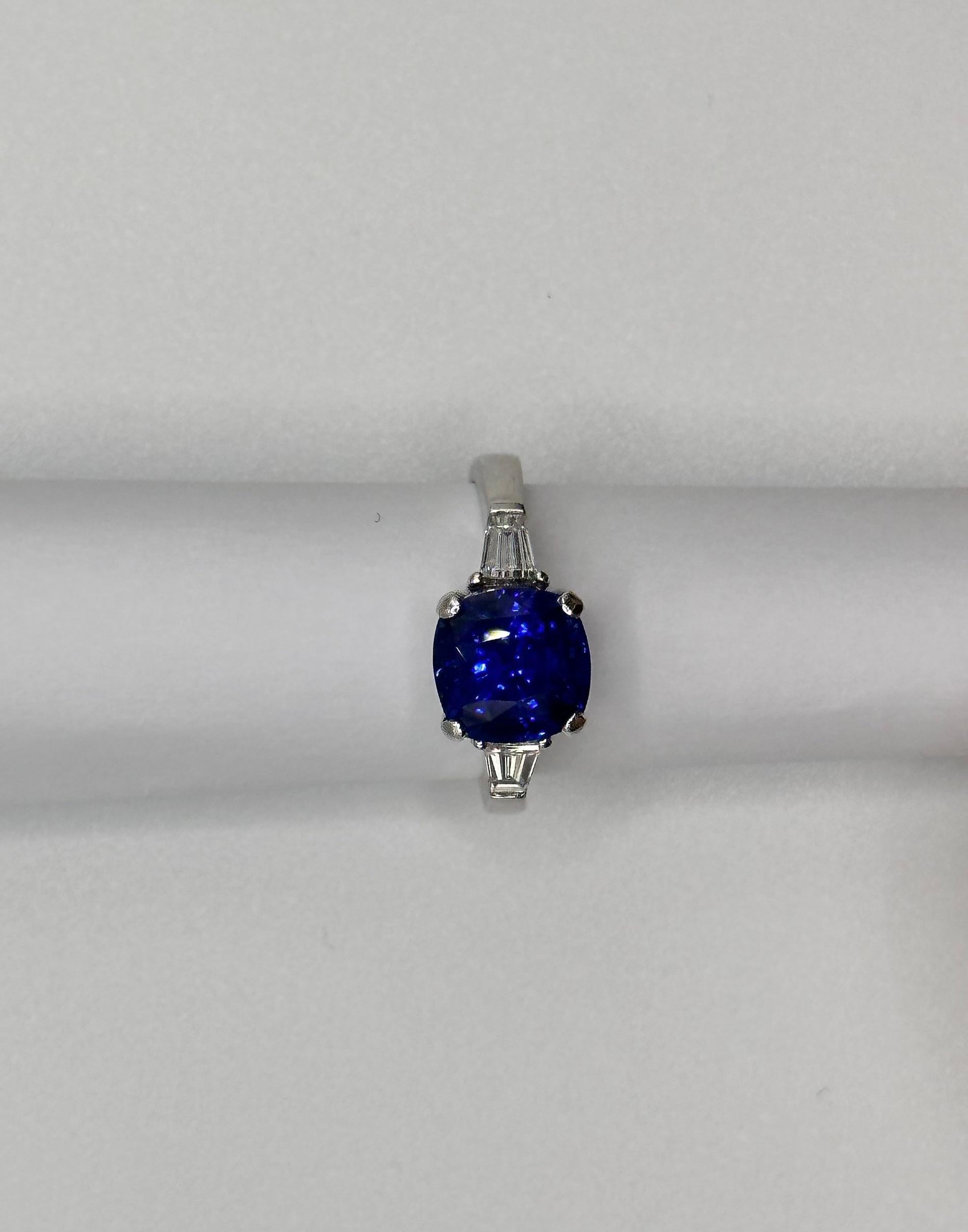 Ring with a 4.66ct cushion-cut Sri Lankan sapphire and two 0.41ct taype-cut diamonds in 18K white gold.

It has two laboratory certificates IGE of Spain and GCS England.

Product Details
↣ Jewelry Type - Rings
↣ Style - Classic
↣ Jewelry Main