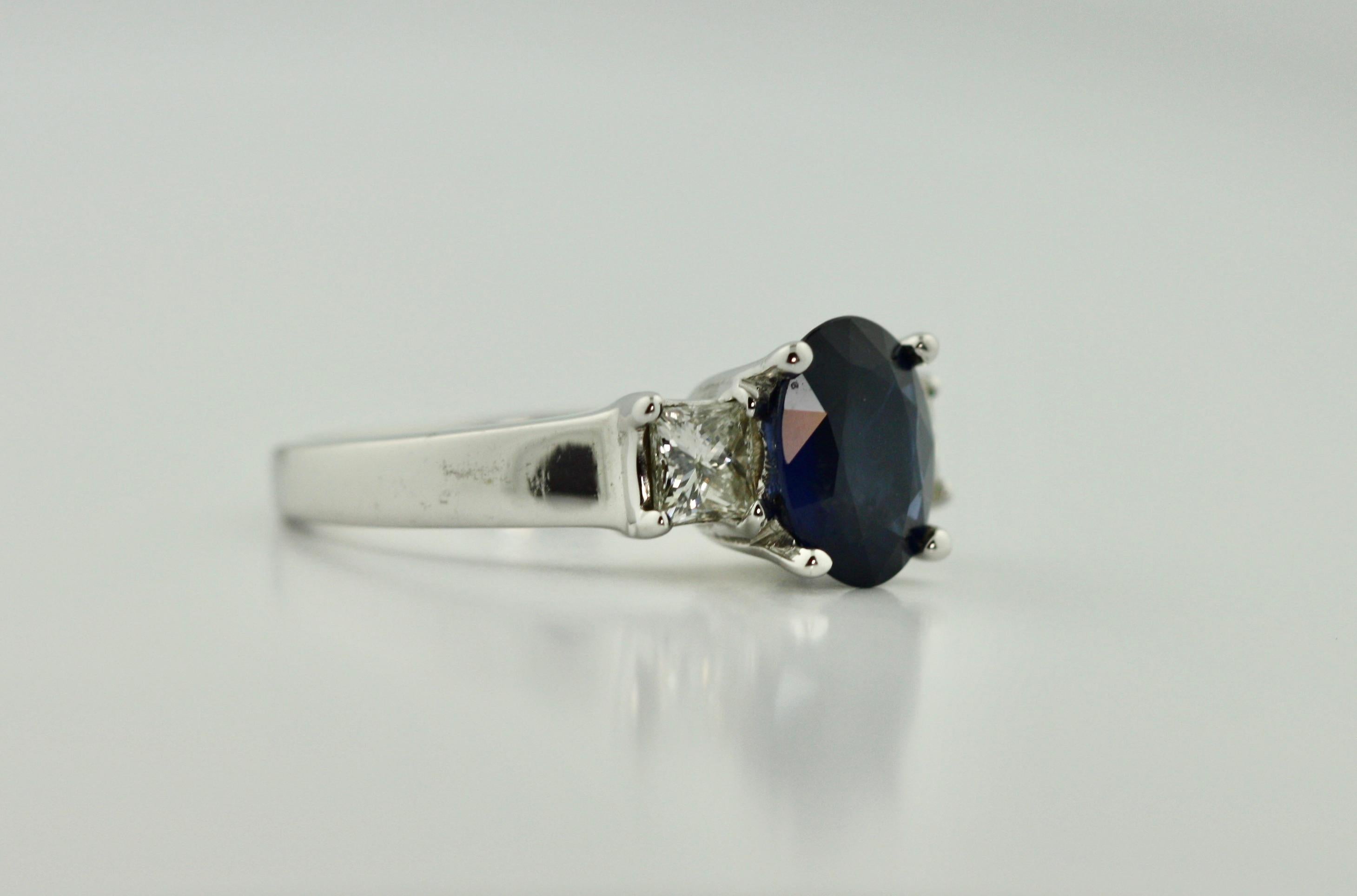 Sapphire and Diamond Ring In Good Condition In Palm Beach, FL