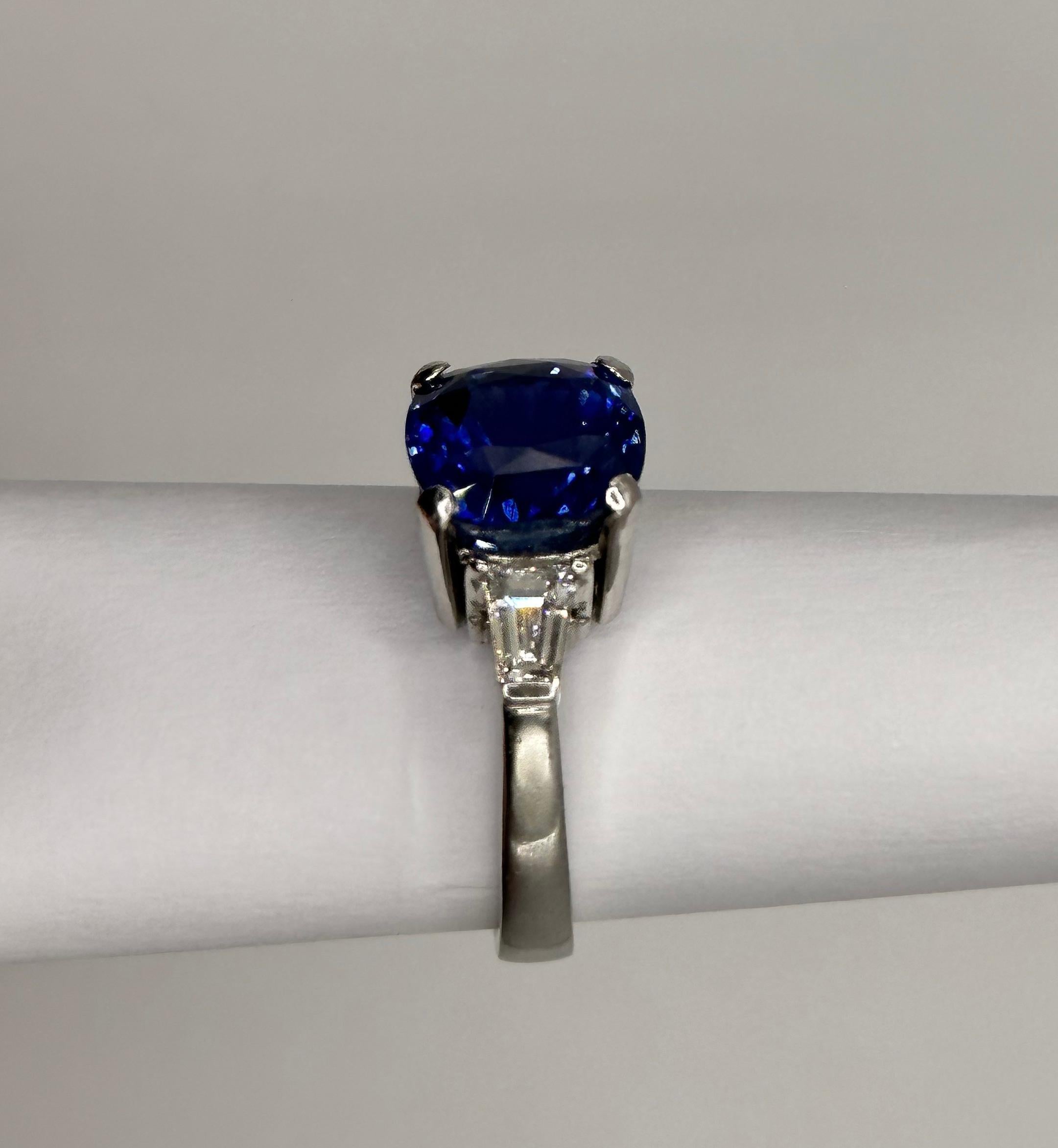 Women's Sapphire and Diamond Ring For Sale