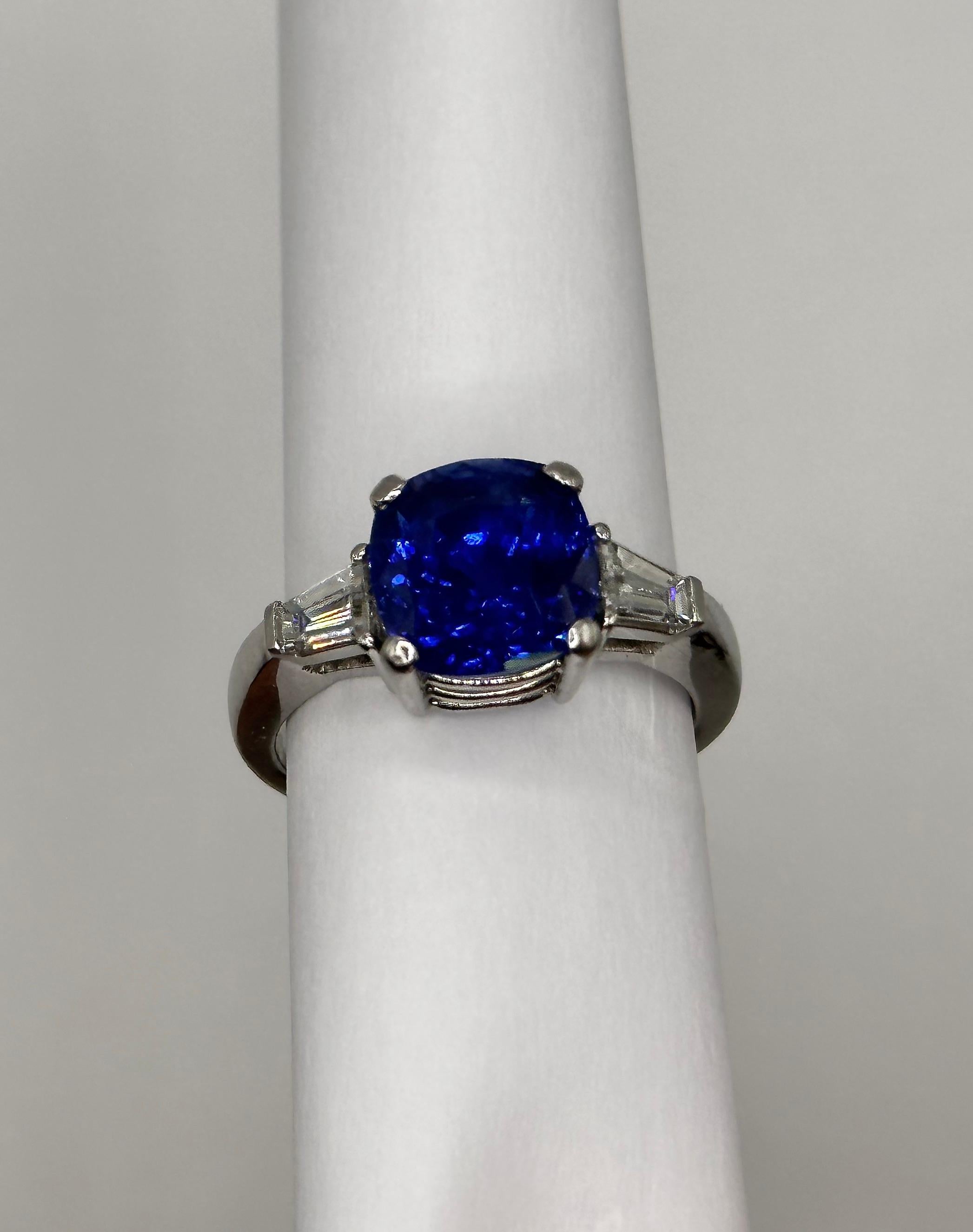 Sapphire and Diamond Ring For Sale 1