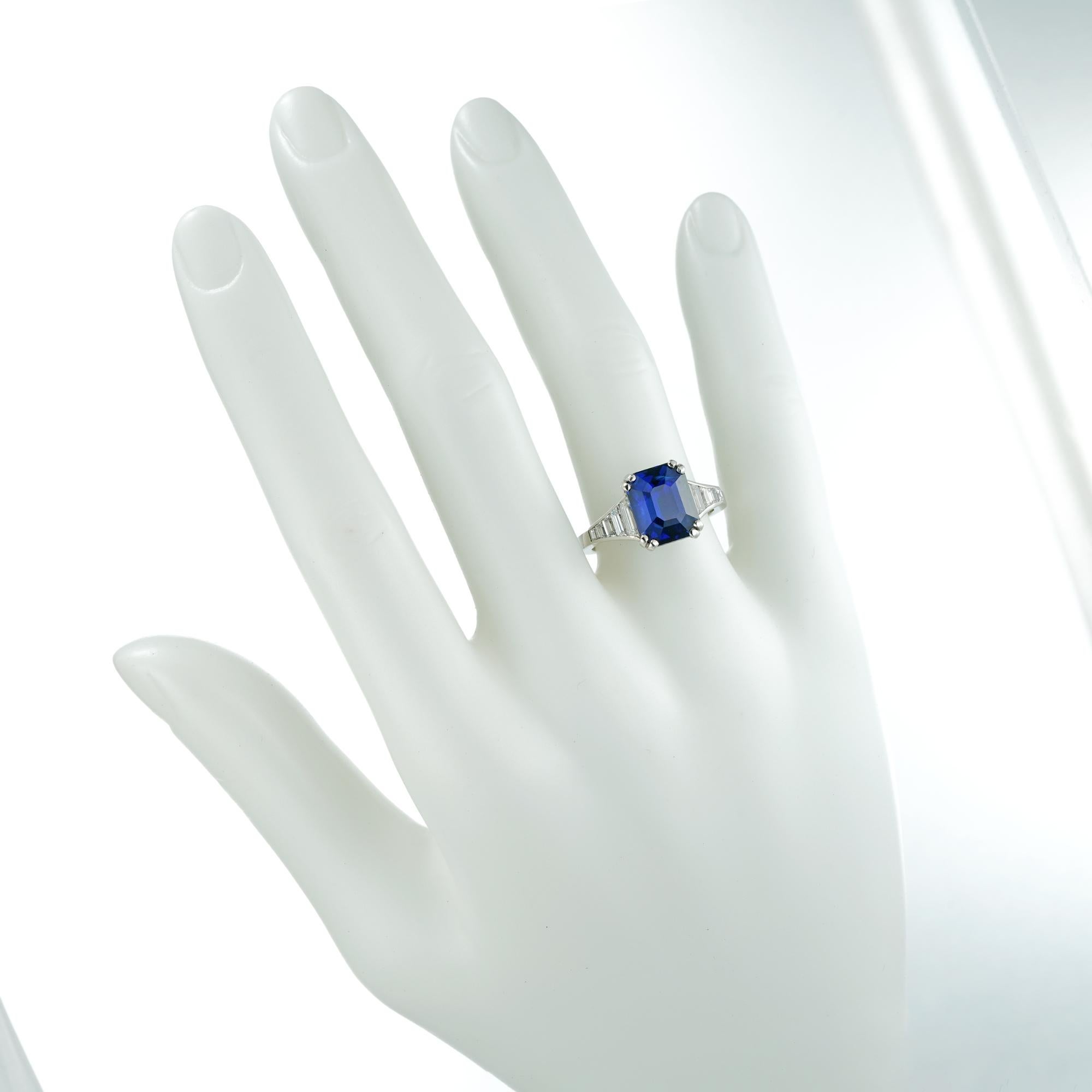 Sapphire and Diamond Ring In New Condition For Sale In London, GB