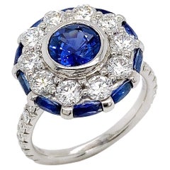 Anillo de zafiro y diamantes