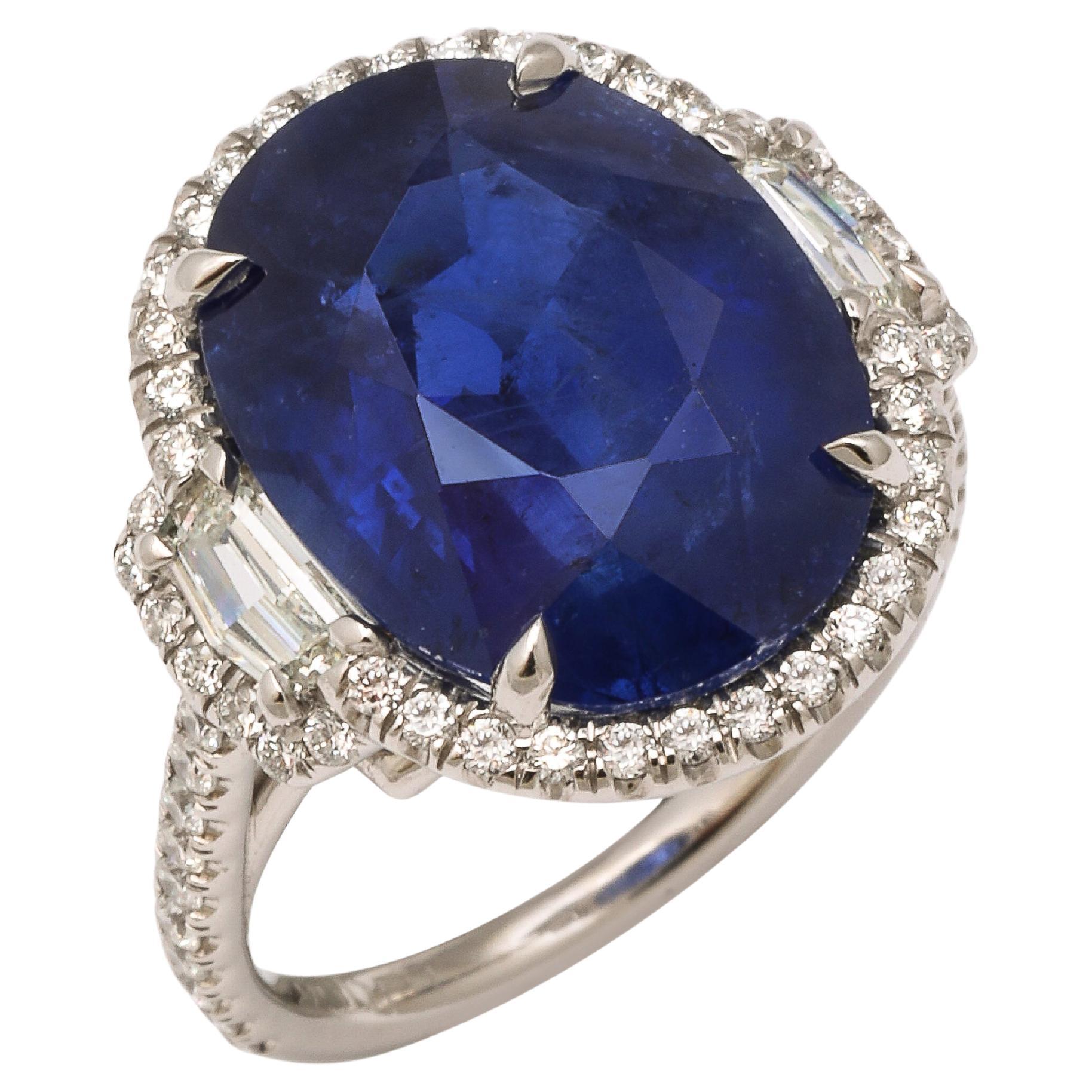 Sapphire and Diamond Ring For Sale