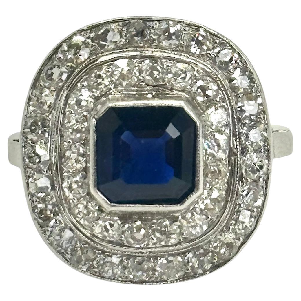 Anello in platino e oro bianco con zaffiro e diamante in vendita