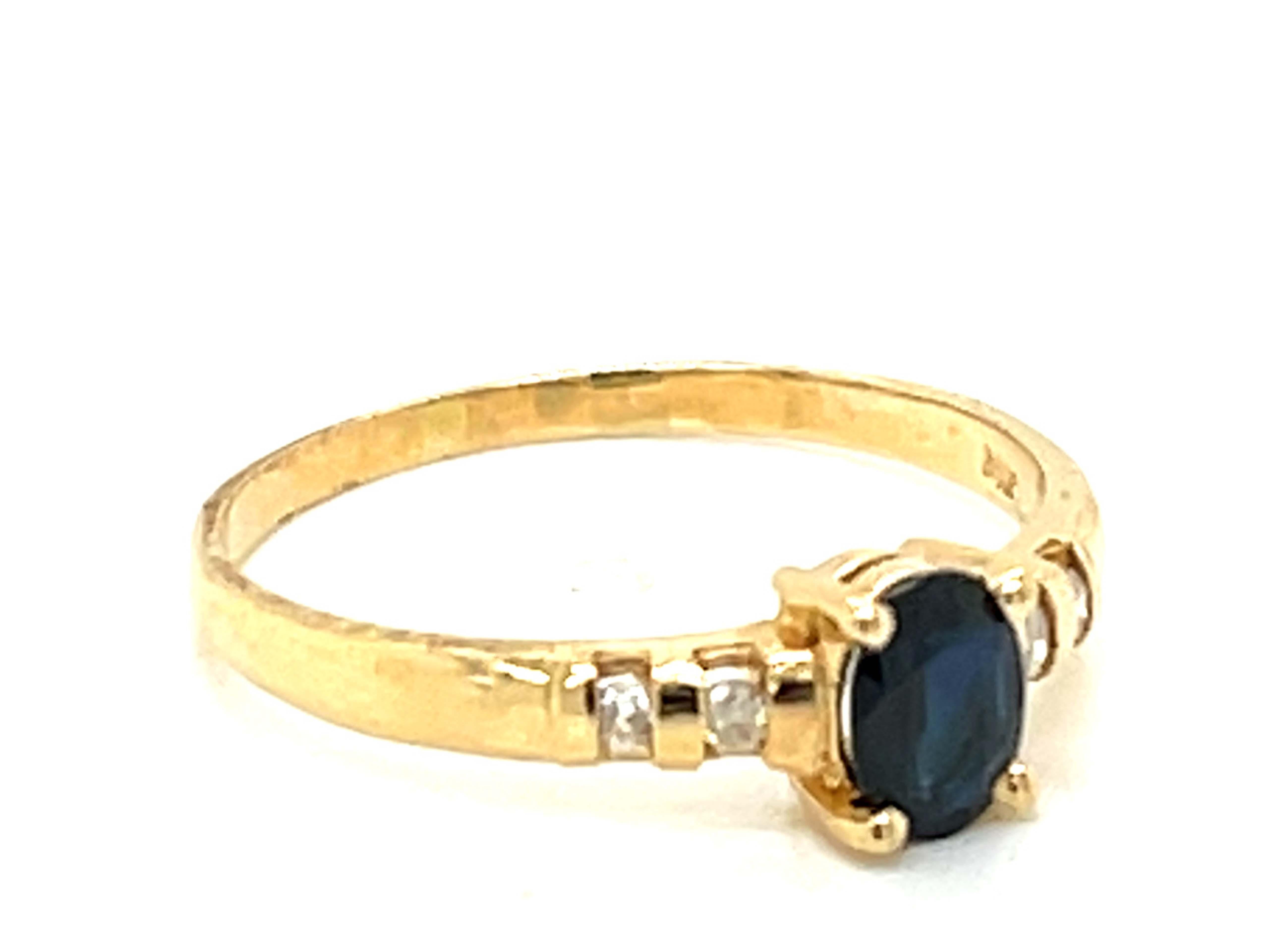 Saphir und Diamant Ring in 14k Gelbgold (Moderne) im Angebot
