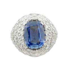 Anillo de zafiro y diamantes en oro de 18 quilates, hacia 1940