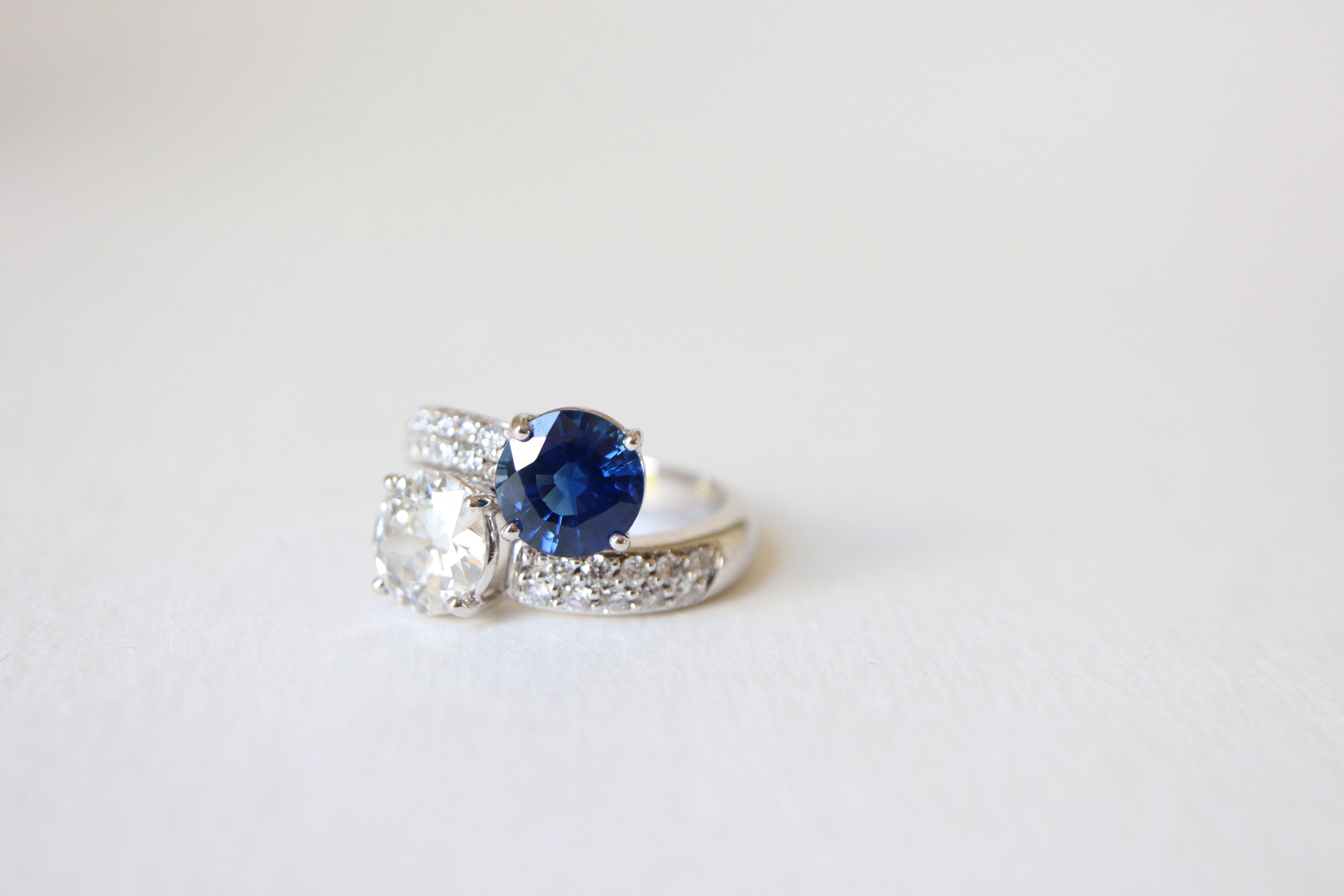 Mixed Cut Sapphire and Diamond Ring in 18 Karat White Gold You and Me Toi et Moi For Sale