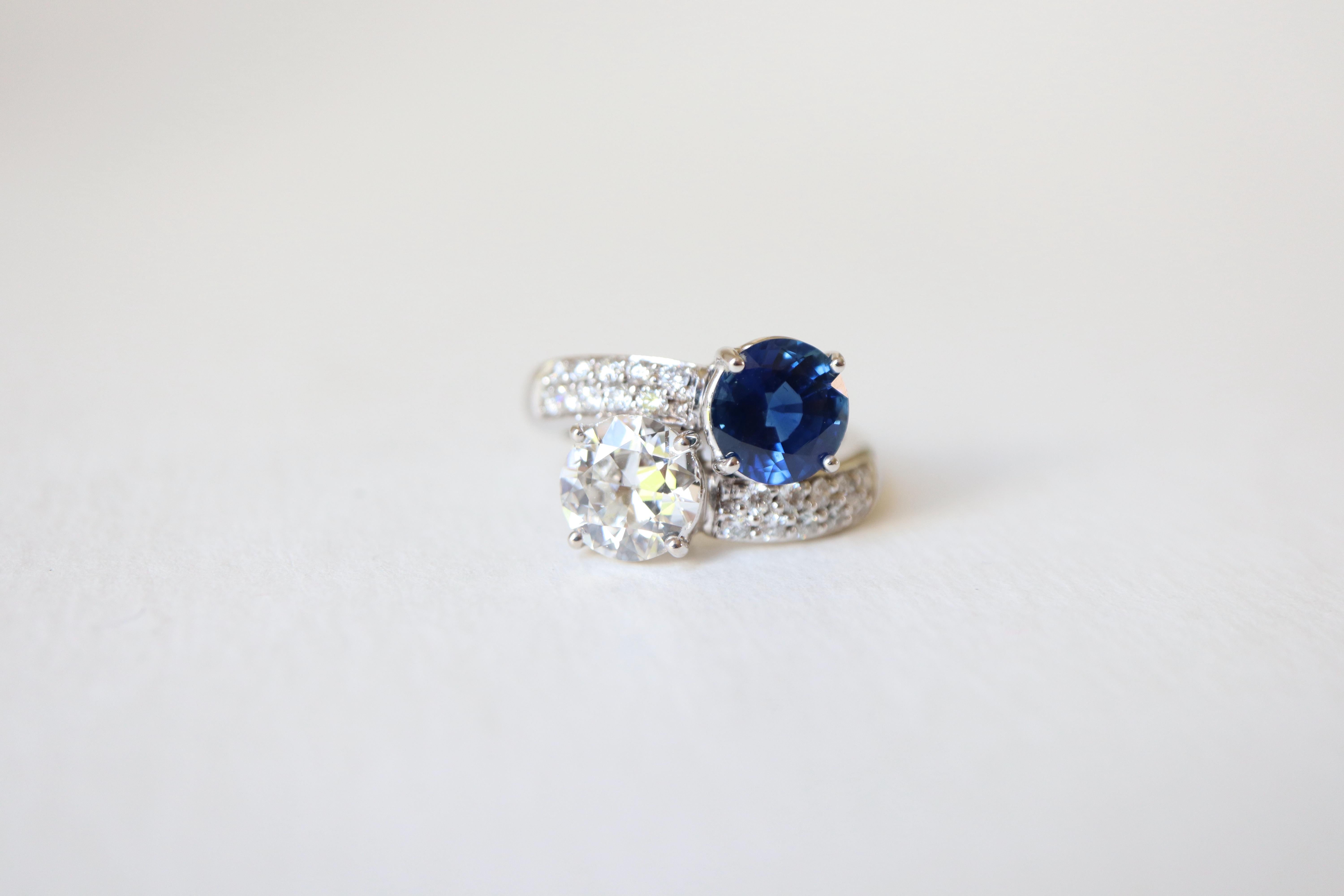 Women's Sapphire and Diamond Ring in 18 Karat White Gold You and Me Toi et Moi For Sale