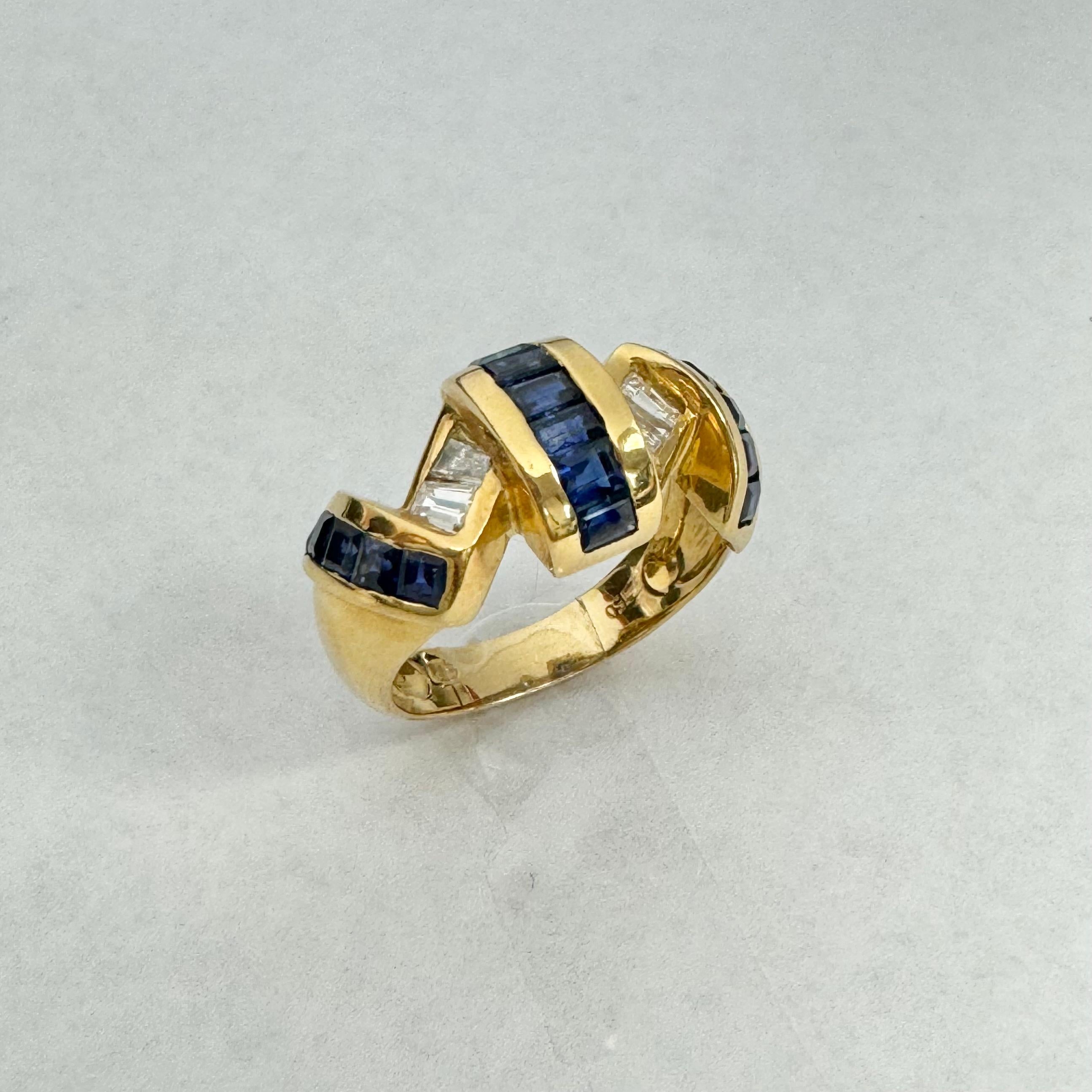 Contemporary Sapphire and Diamond Ring in 18k yellow gold For Sale