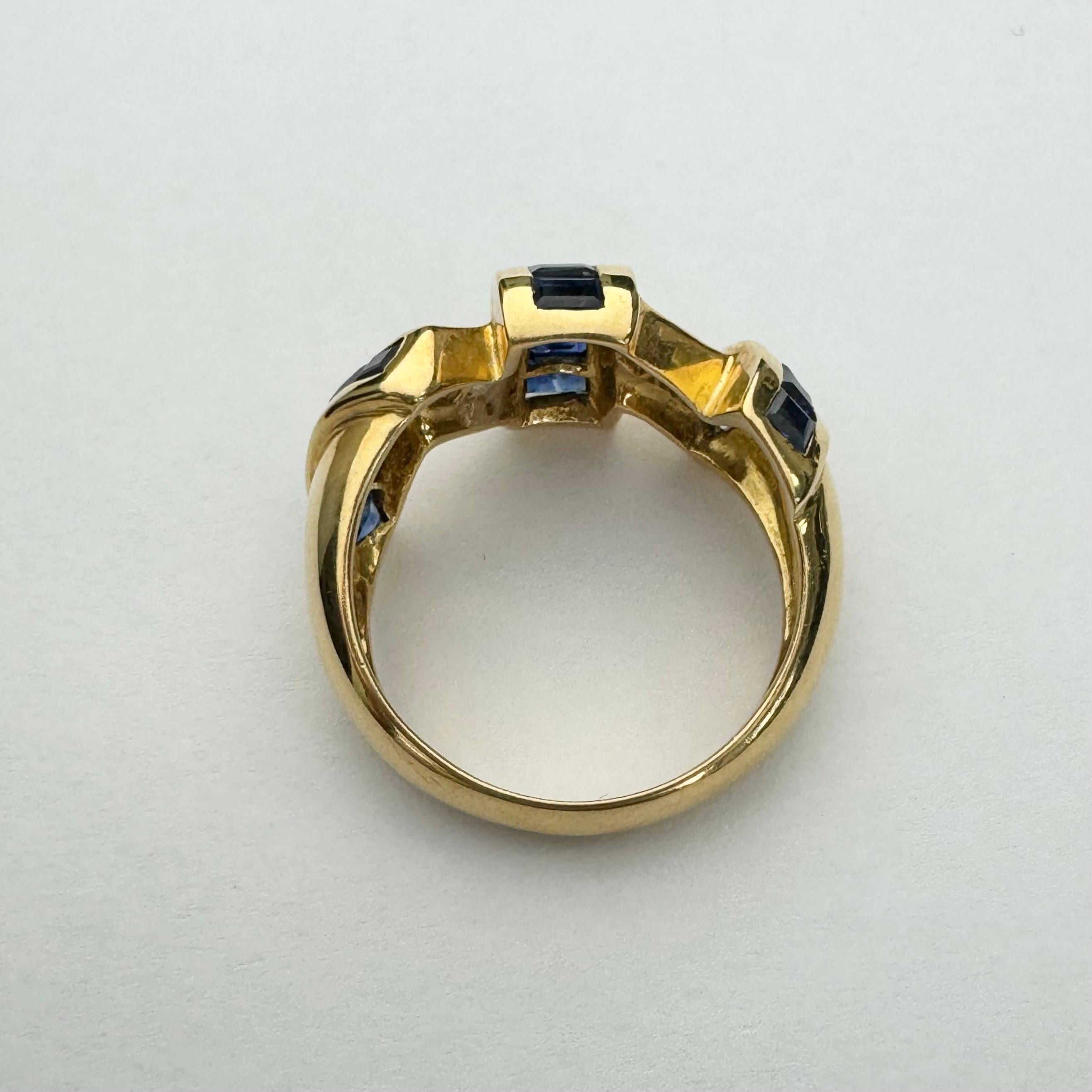 Baguette Cut Sapphire and Diamond Ring in 18k yellow gold For Sale