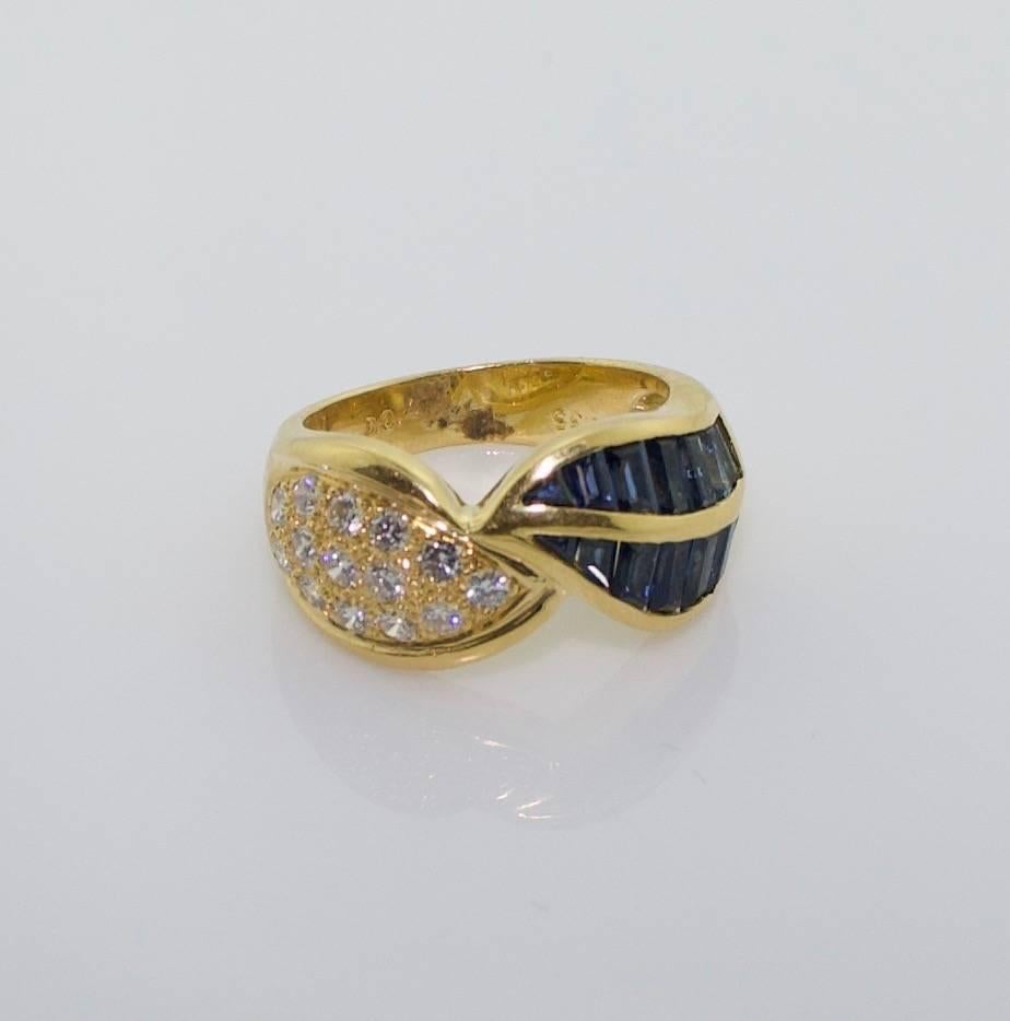 Women's or Men's Sapphire and Diamond Ring in 18 Karat Yellow Gold For Sale