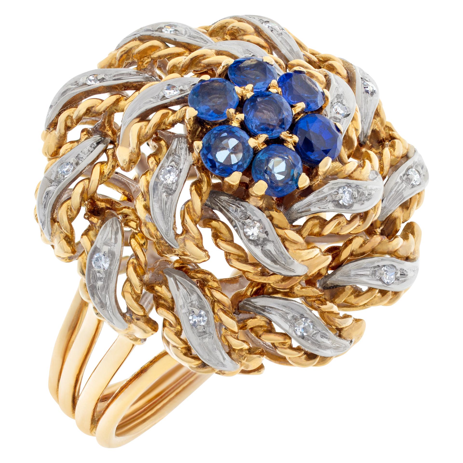 Sapphire and Diamond Ring in Twisted 18k White and Yellow Gold, Flower Style In Excellent Condition For Sale In Surfside, FL