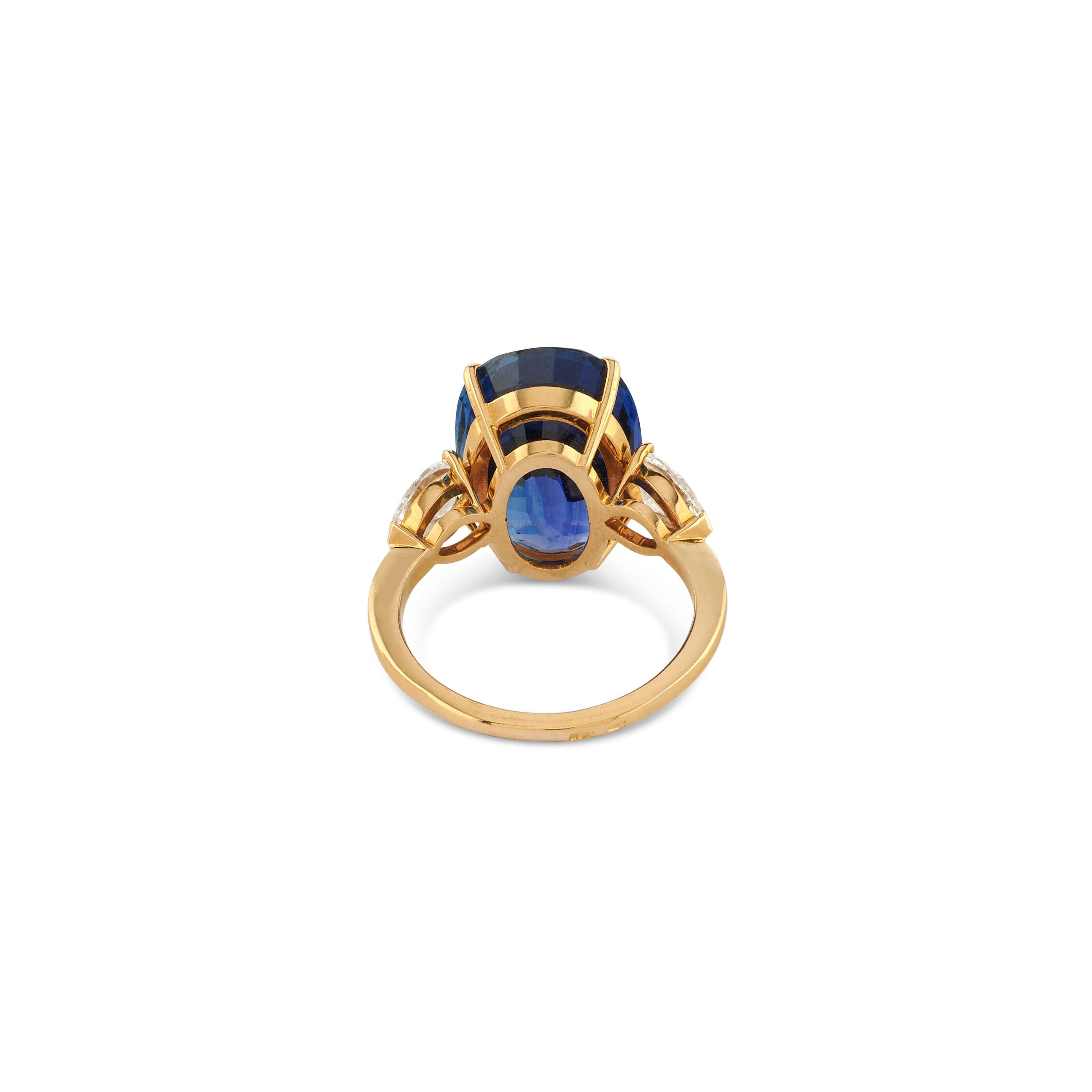 Oval Cut Sapphire and Diamond Ring in Yellow Gold For Sale