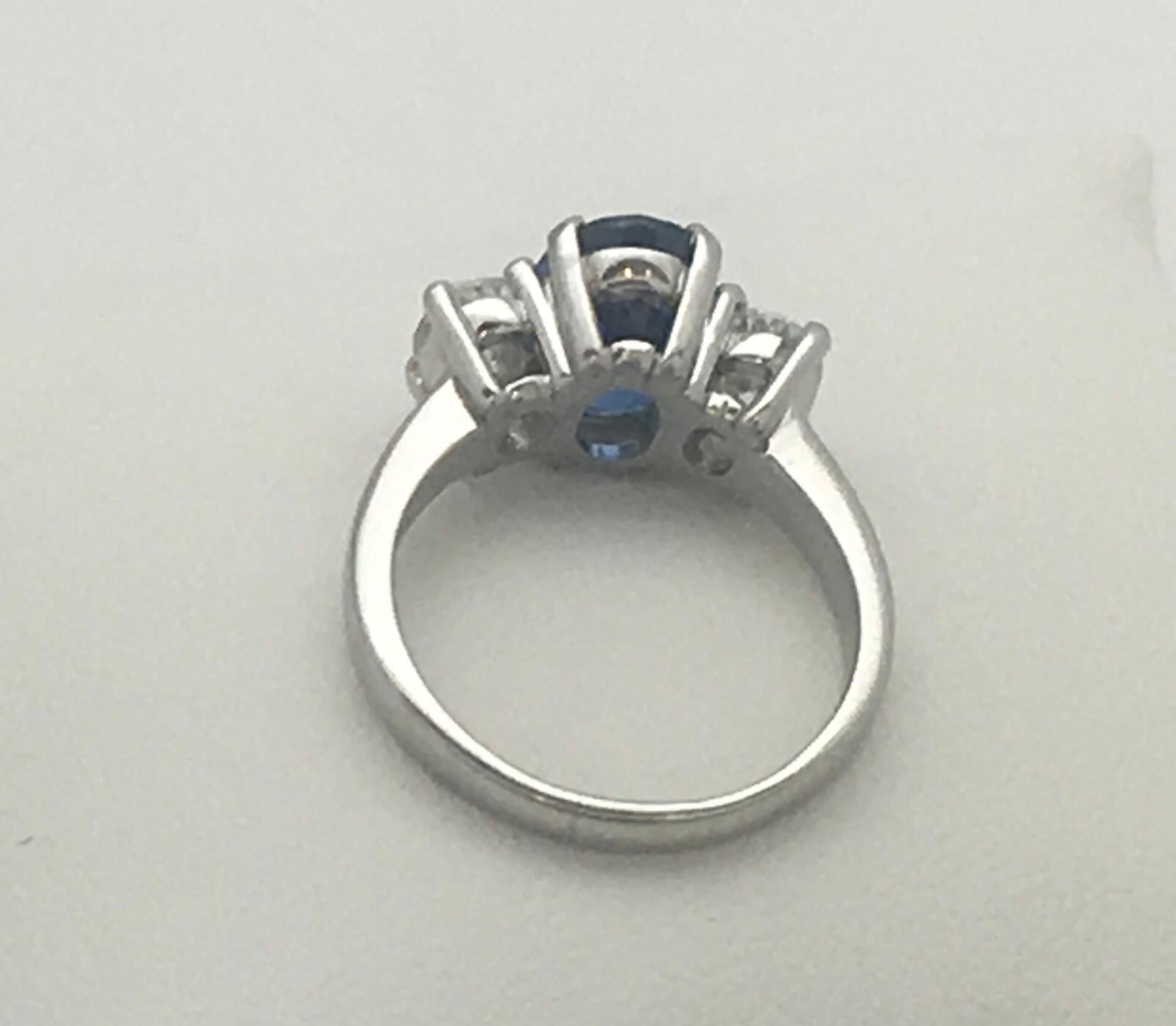 Sapphire and Diamond Ring Set in Platinum In New Condition For Sale In Nashville, TN