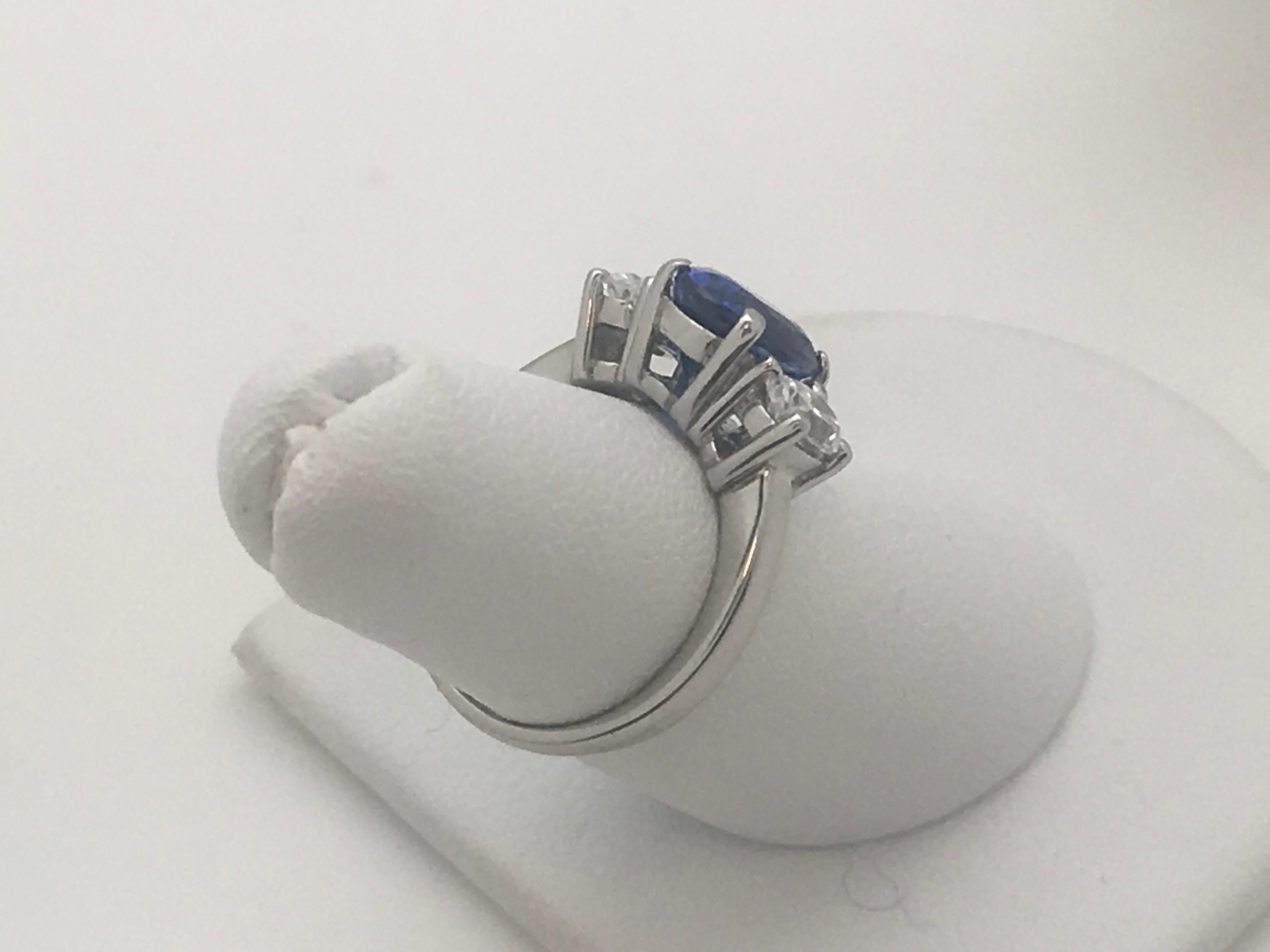 Sapphire and Diamond Ring Set in Platinum For Sale 1