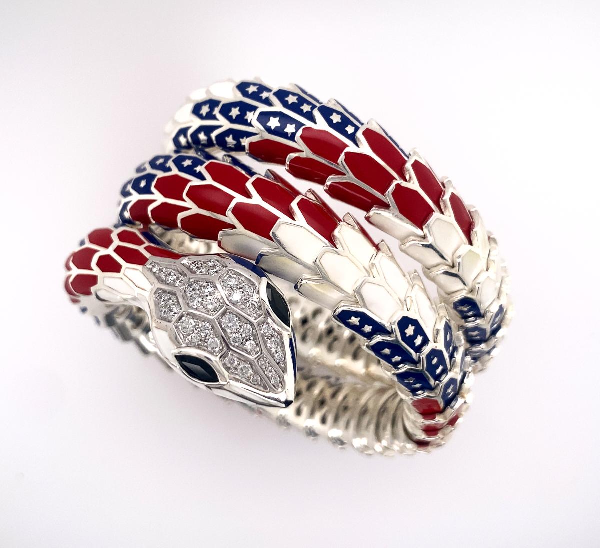 Moderne Bracelet jonc serpent en saphir et diamants, Italie en vente
