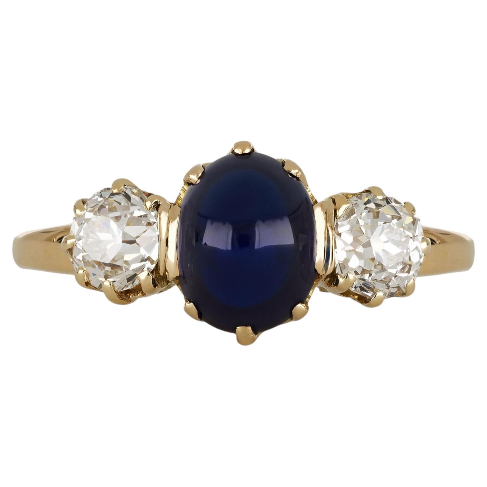 Bague à trois pierres en saphir et diamant, de provenance royale européenne, vers 1890. en vente