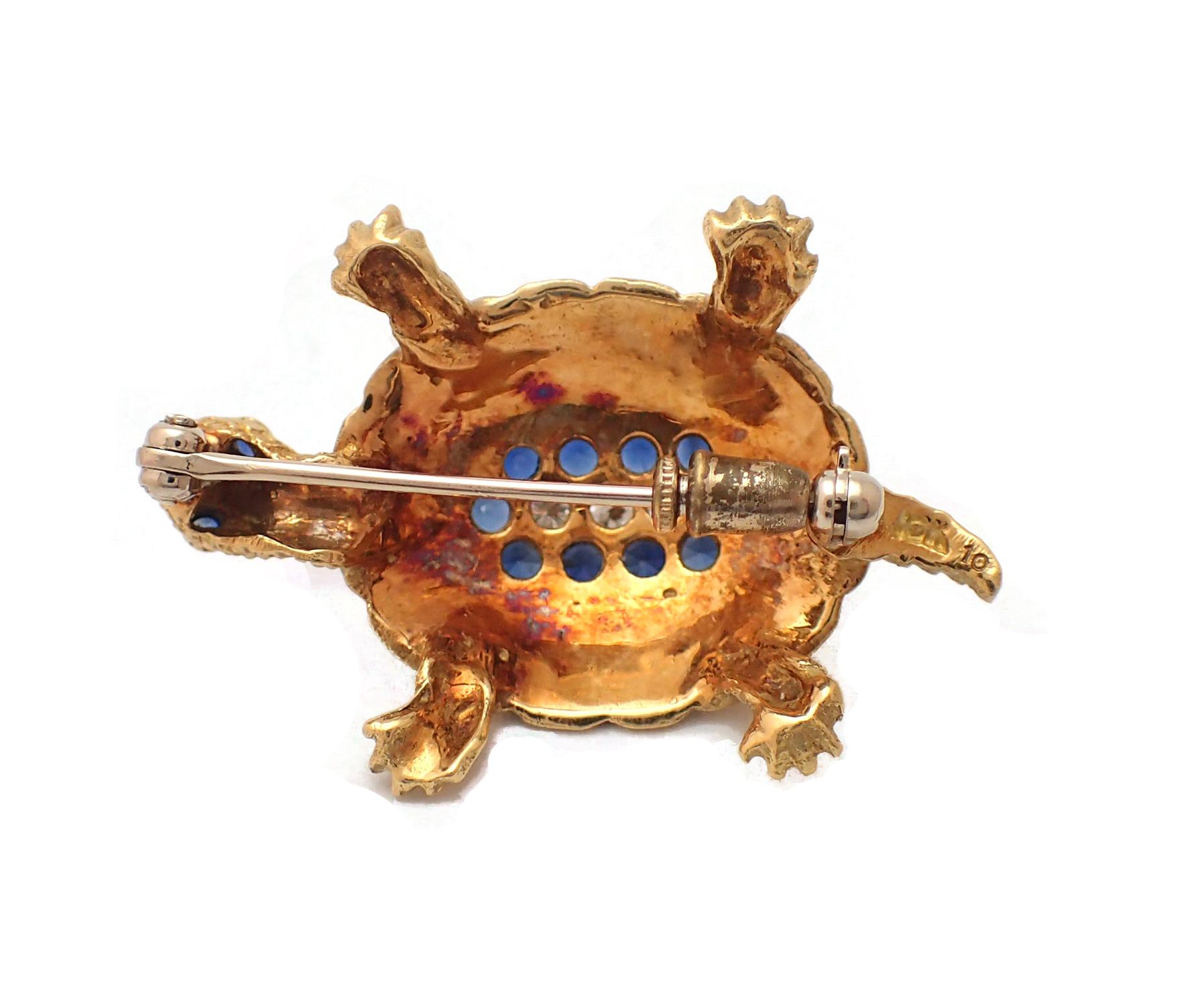 Sapphire and Diamond Turtle Pin in 18 Karat Yellow Gold In Excellent Condition In New York, NY