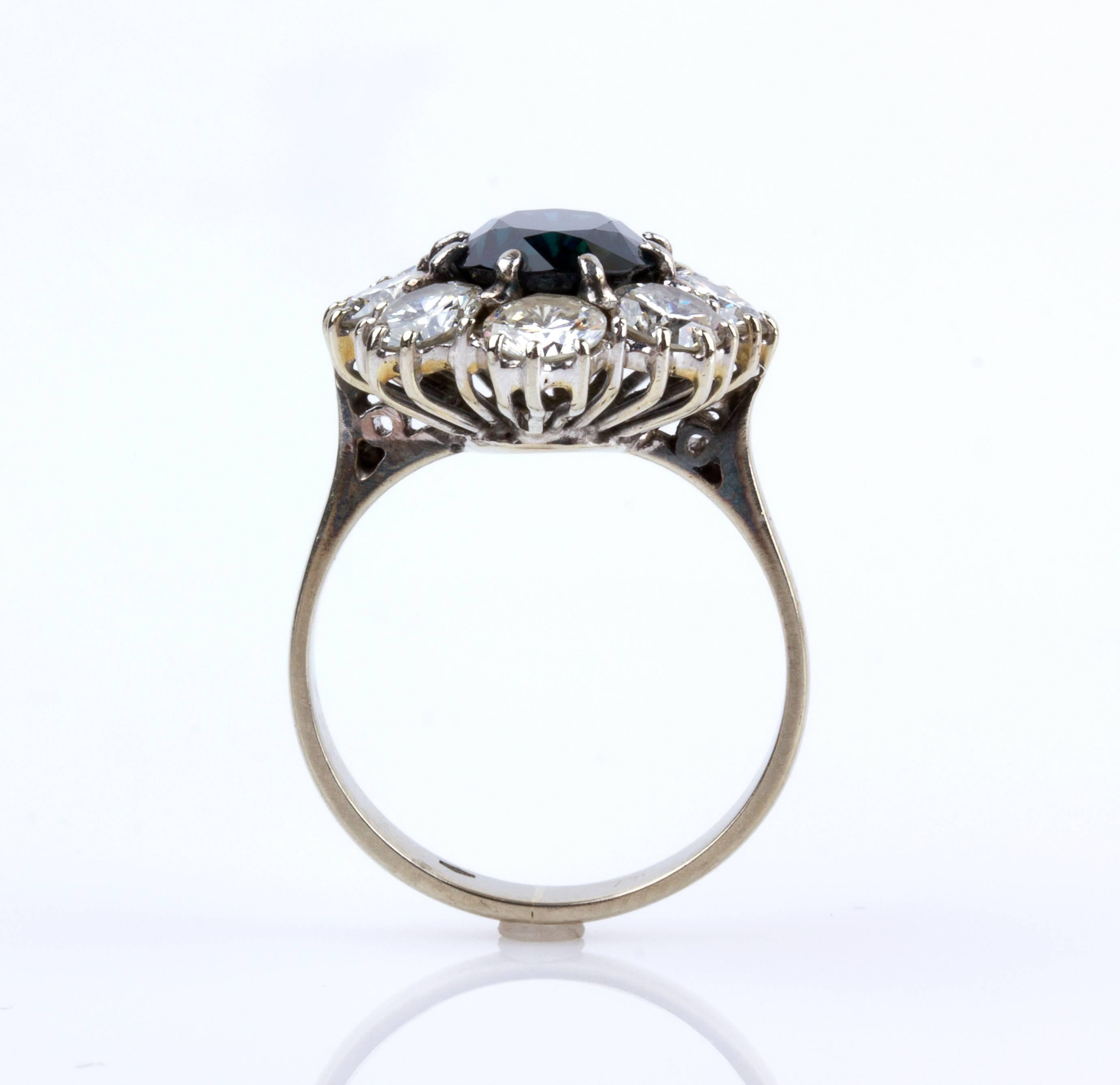 Sapphire and Diamond White Gold Ring In Excellent Condition For Sale In Rome, IT