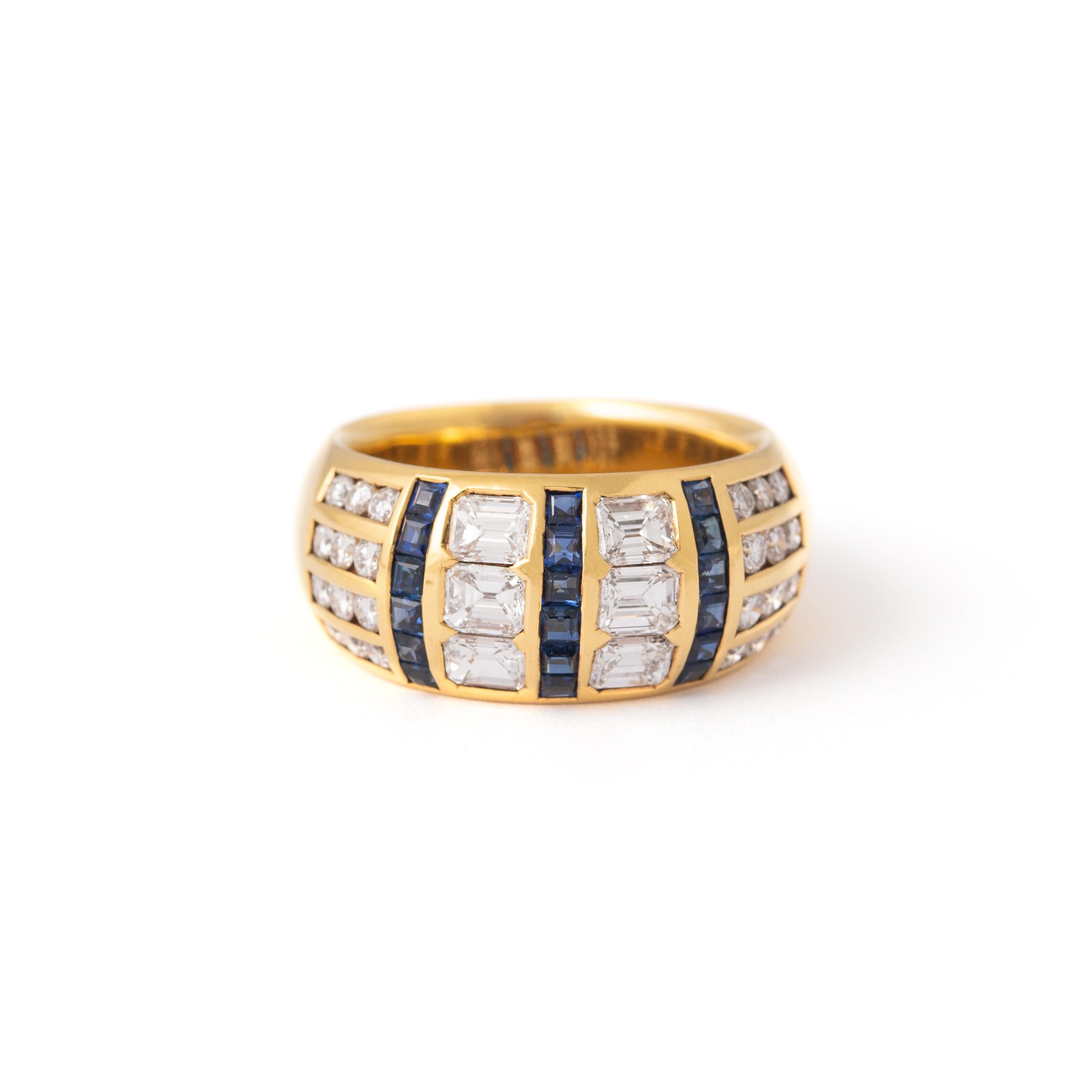 Baguette Cut Sapphire and Diamond Yellow Gold 18K Ring For Sale