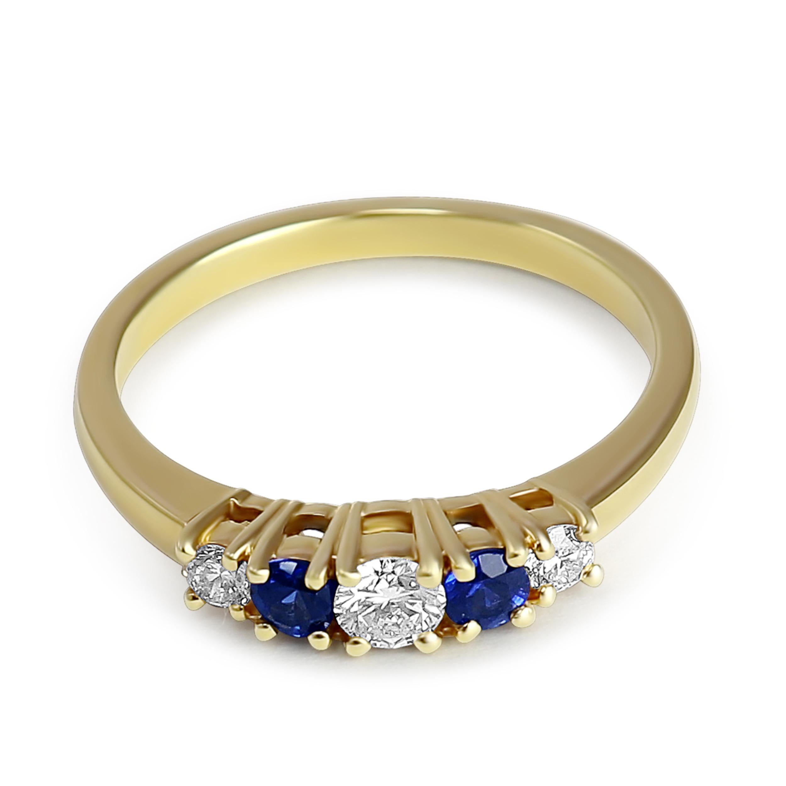Modern Sapphire and Diamond Yellow Gold Ring For Sale