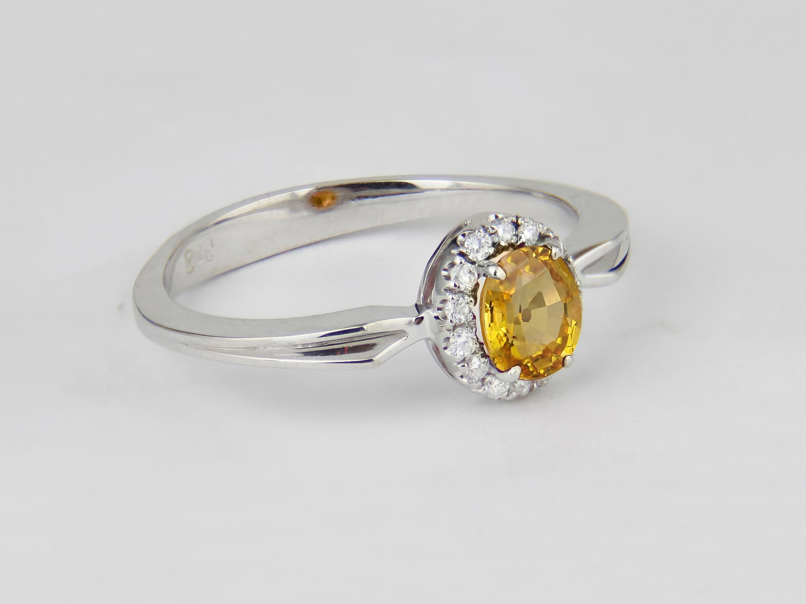 Ring aus 14-karätigem Gold mit Saphiren und Diamanten.  Damen im Angebot