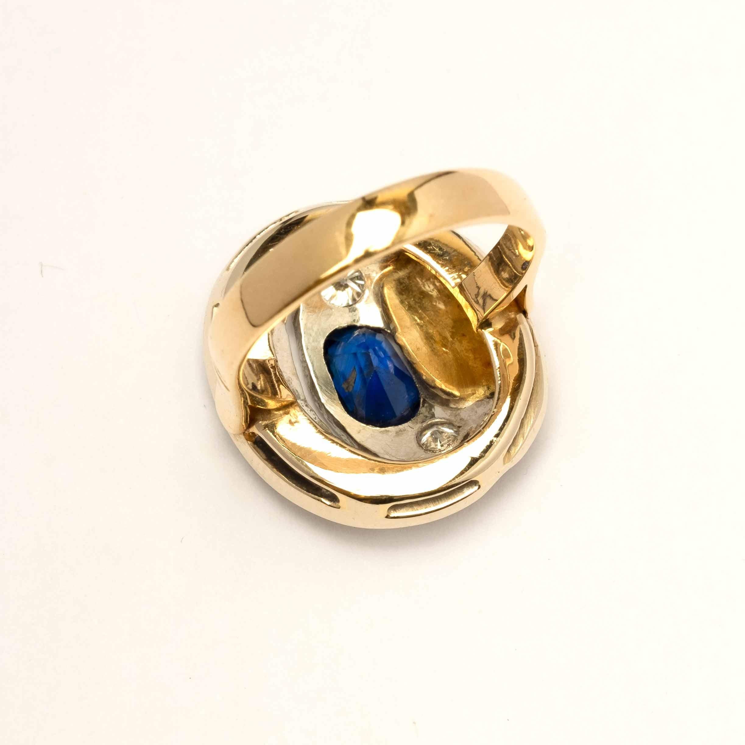 Round Cut Sapphire and diamonds 1950s cocktail ring For Sale