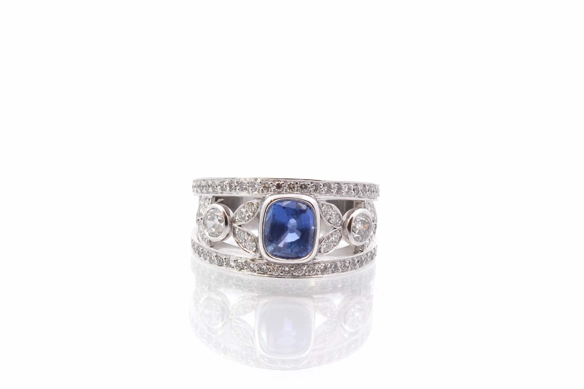 Stones: Sapphire of 1.63 cts and 68 diamonds 0.97 ct
Material: Platinum
Dimensions: 1.1cm
Weight: 15.3g
Period: Recent
Size: 52 (free sizing)
Certificate
Ref. :25659