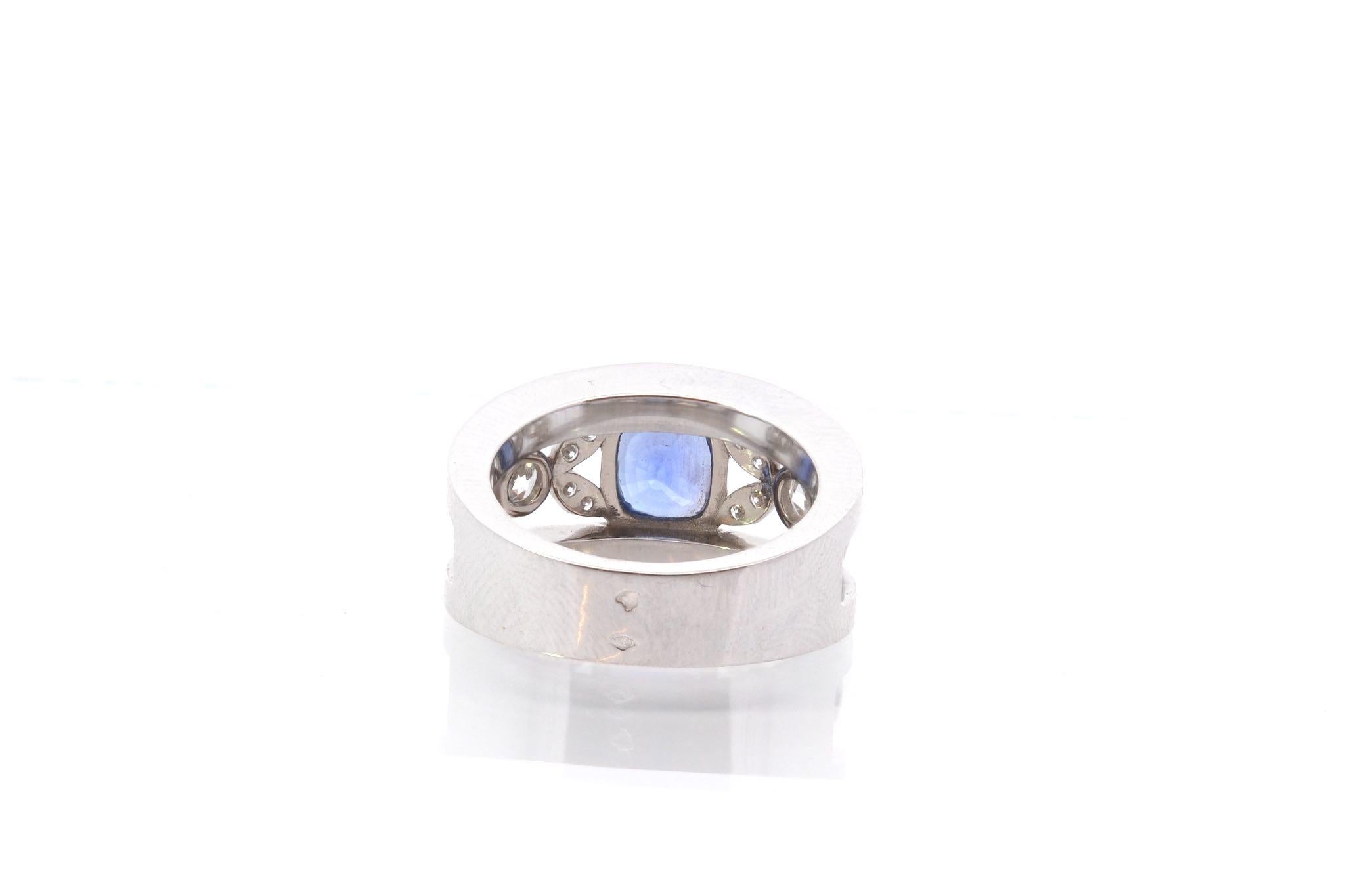 Women's or Men's Sapphire and diamonds band ring in platinum For Sale