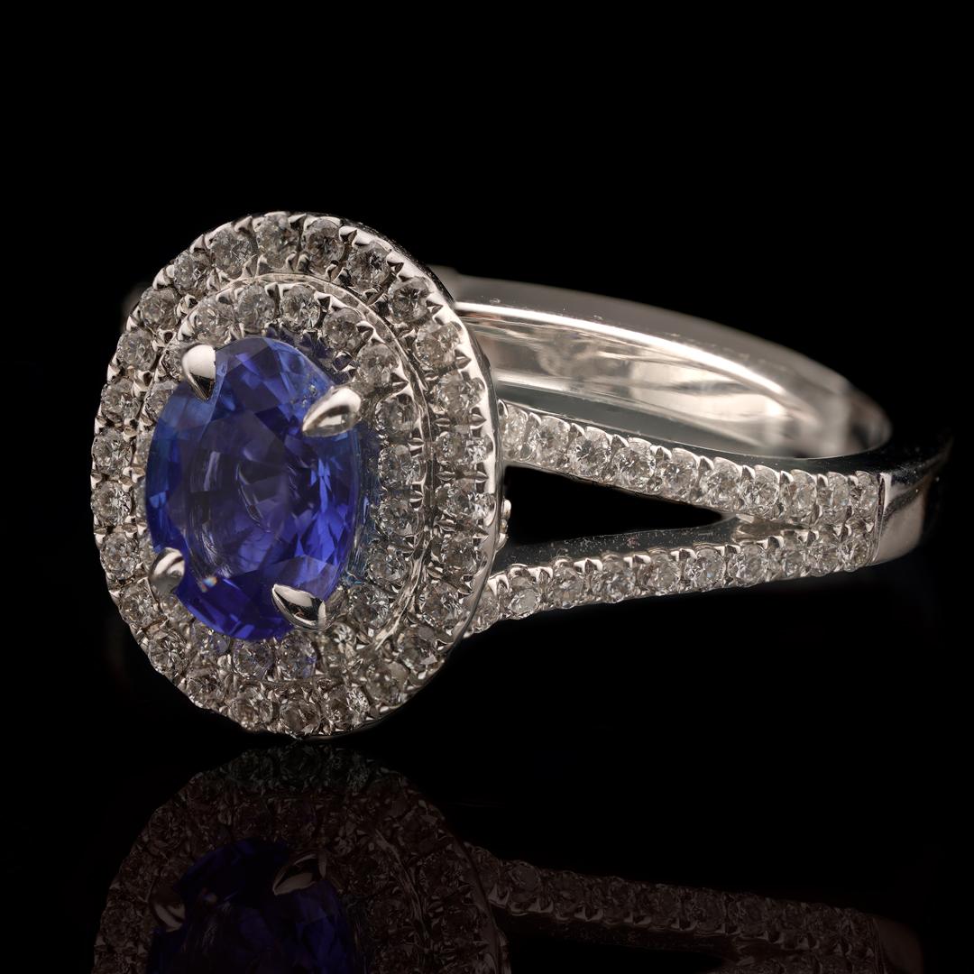 Doppelter Halo-Ring mit Saphiren und Diamanten (Ovalschliff) im Angebot