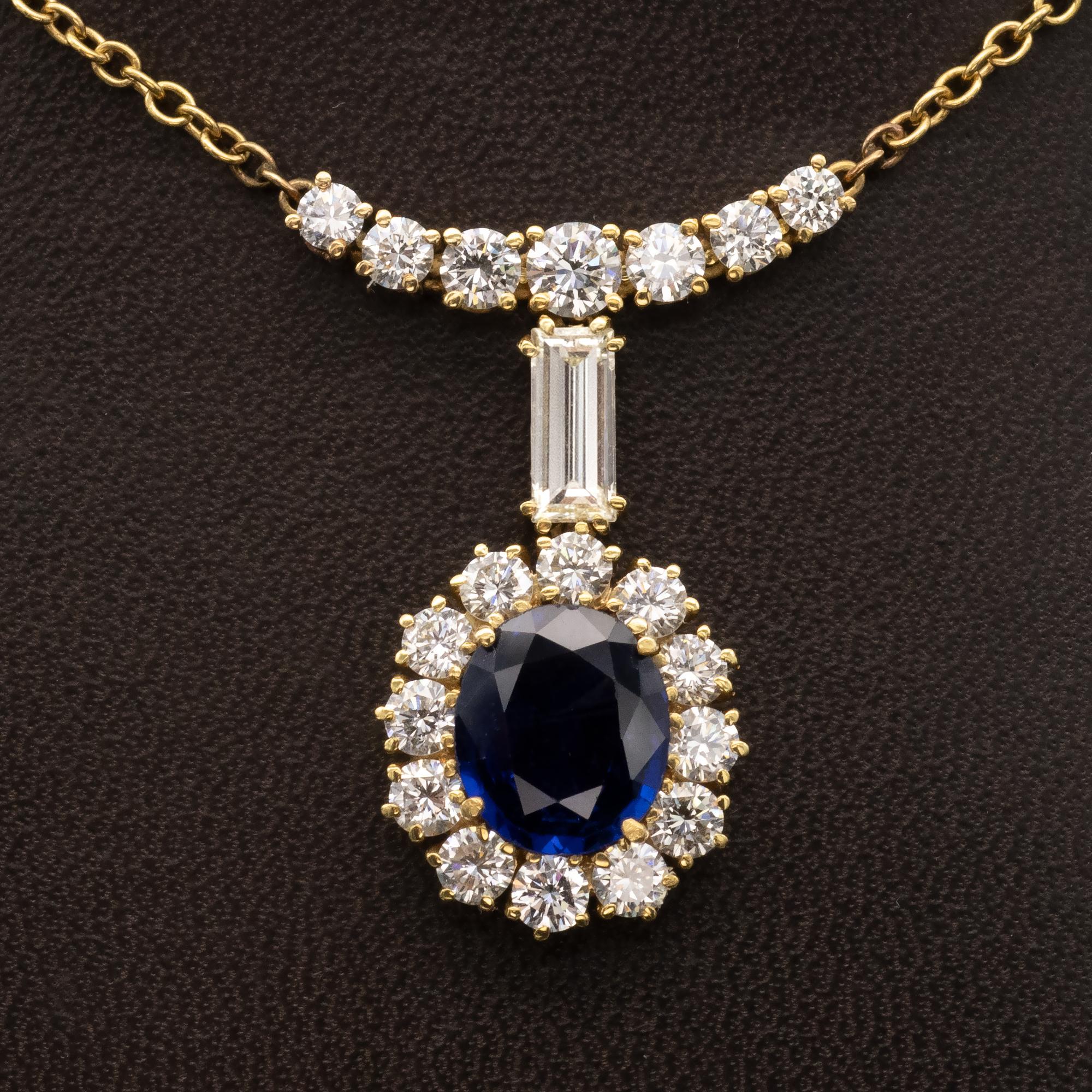 Timeless sapphire and diamond halo pendant necklace. White diamonds showcasing a richly coloured sapphire .
Diamonds : approx. 2.2 carat FG VS+
Sapphire : approx. 2.58 carat measuring 9.7x8.3mm

