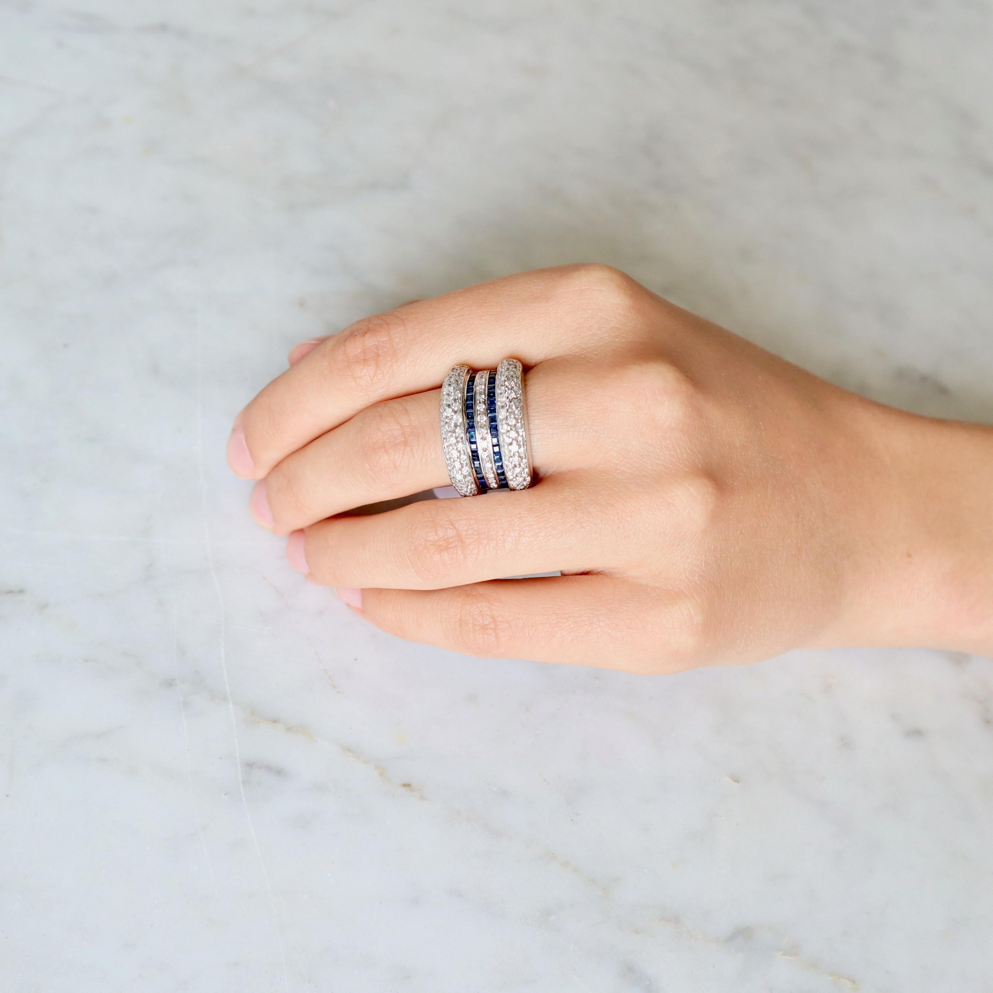 Ring mit Saphiren und Diamanten aus 18 Karat Weißgold  im Zustand „Gut“ im Angebot in Paris, FR