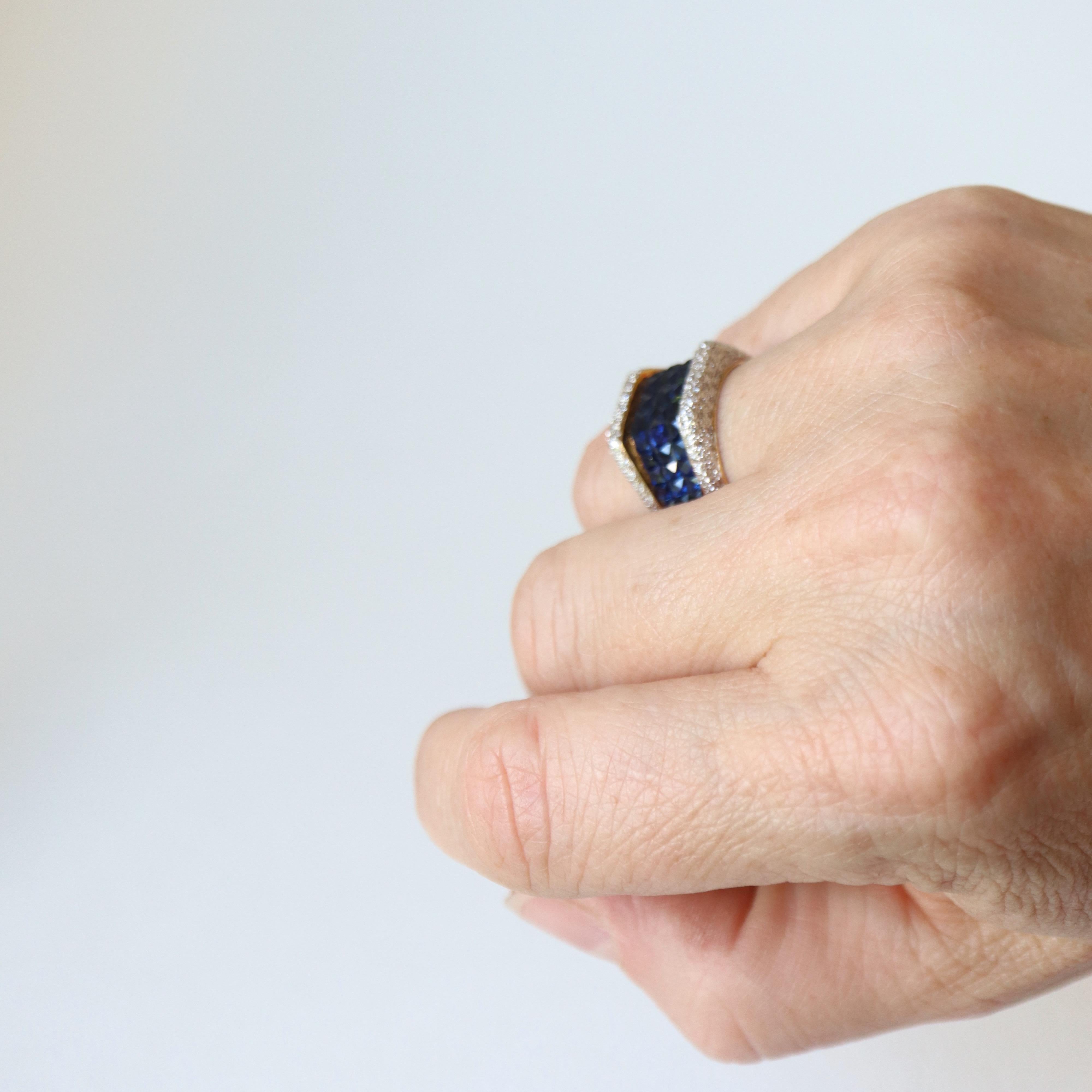Bague en or jaune 18 carats avec saphirs et diamants en vente 5