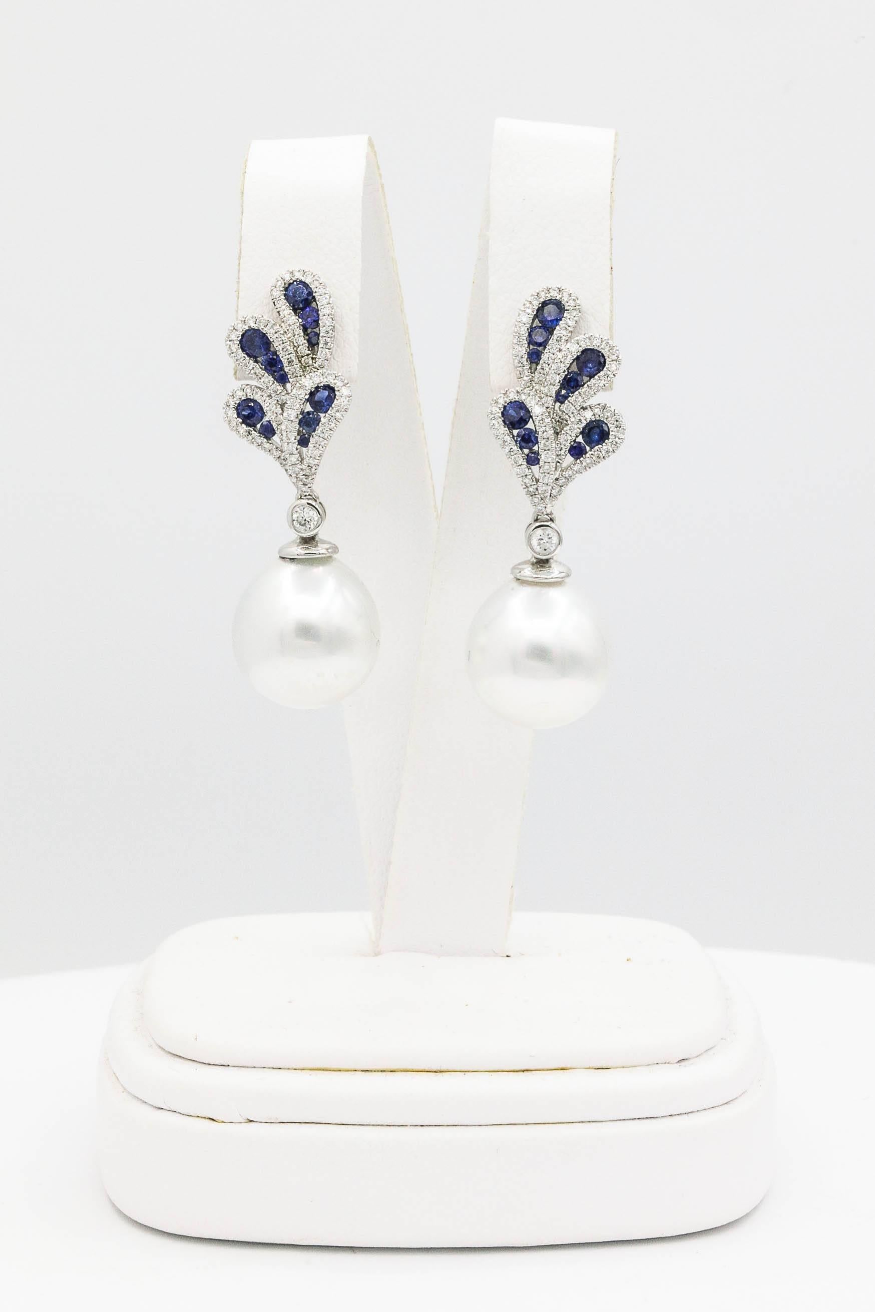 Saphir und Diamanten mit baumelnden Südseeperlen-Ohrringen (Zeitgenössisch) im Angebot