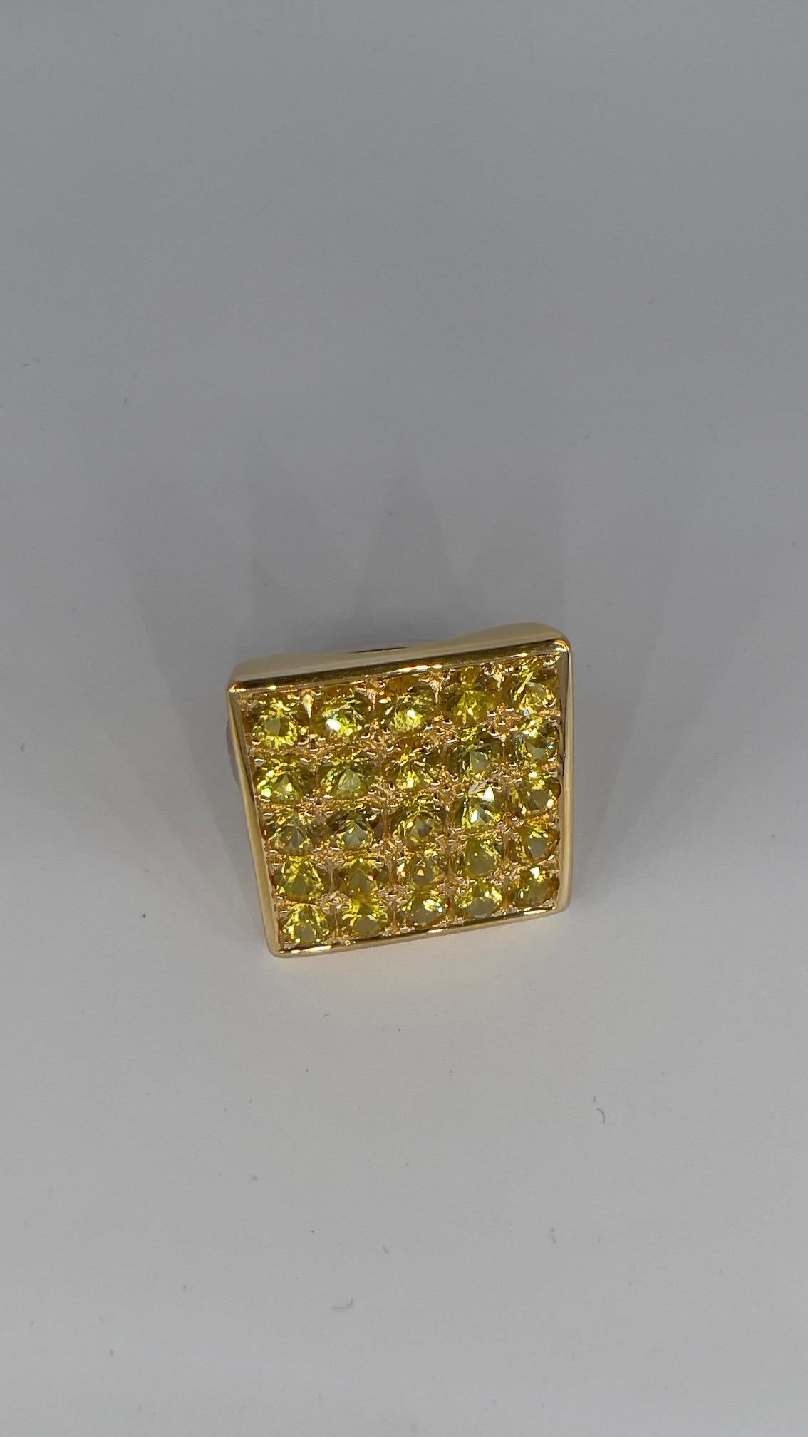 Antique 1.31Ct Emerald and Diamond Yellow Gold Cocktail Ring, Circa 1880 In New Condition For Sale In Genève, GE