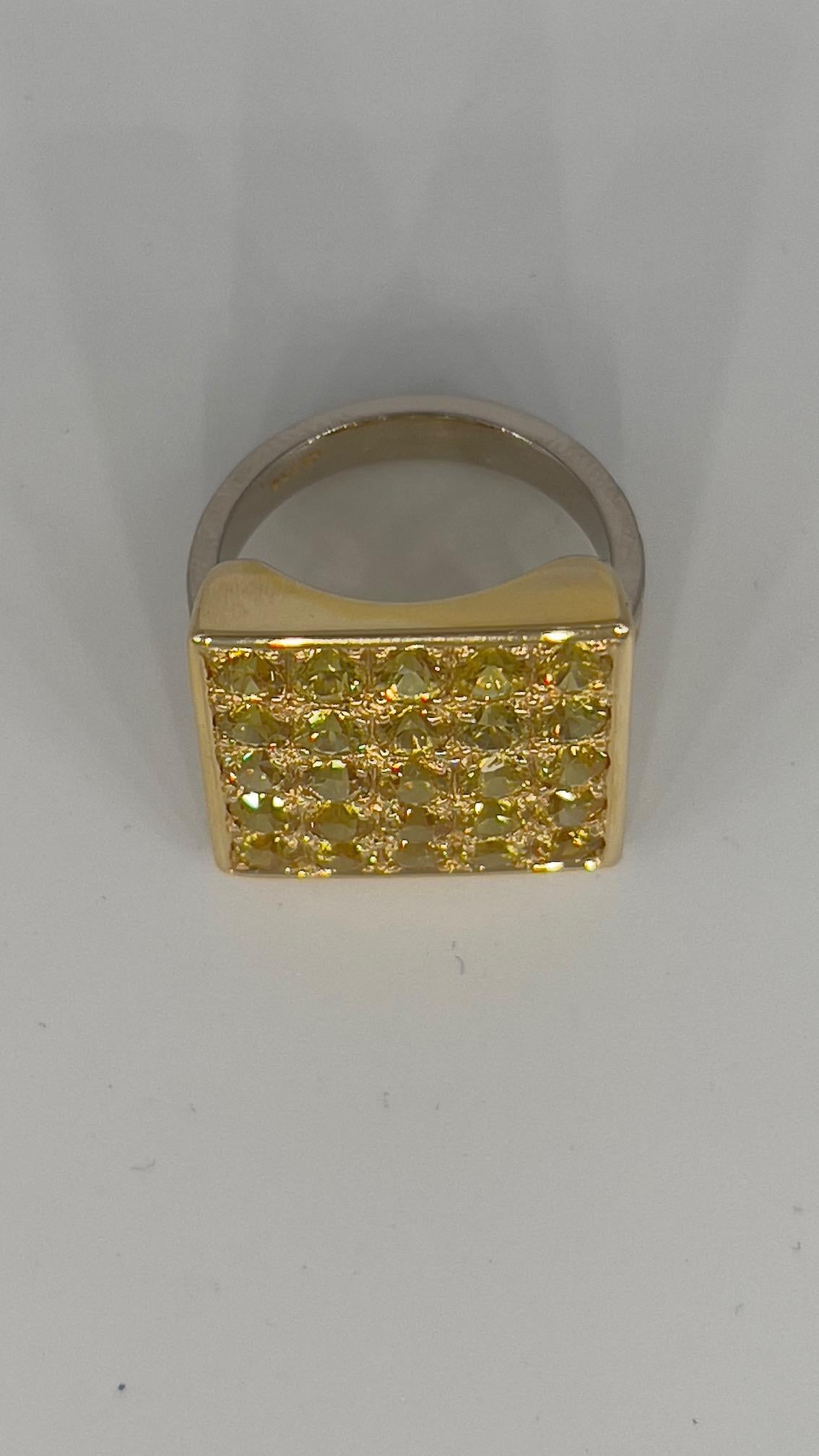 Antique 1.31Ct Emerald and Diamond Yellow Gold Cocktail Ring, Circa 1880 For Sale 2