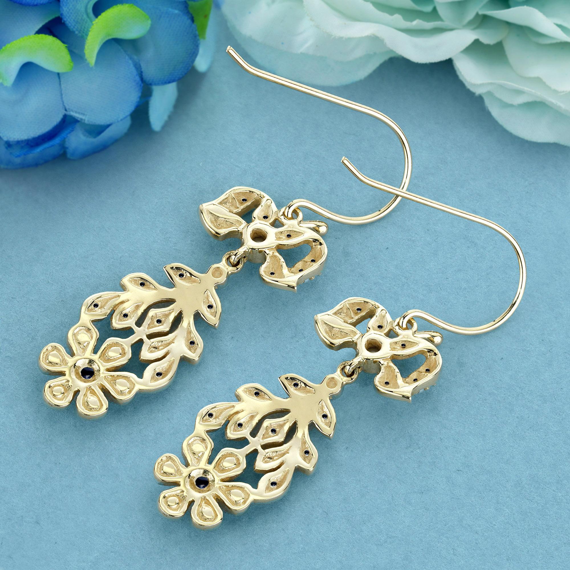 Ohrhänger mit Saphiren und Perlen im Vintage-Stil aus massivem 9K Gold mit Blumenmuster (Rundschliff) im Angebot