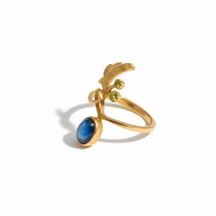 Sapphire and peridot vintage style 14k gold ring