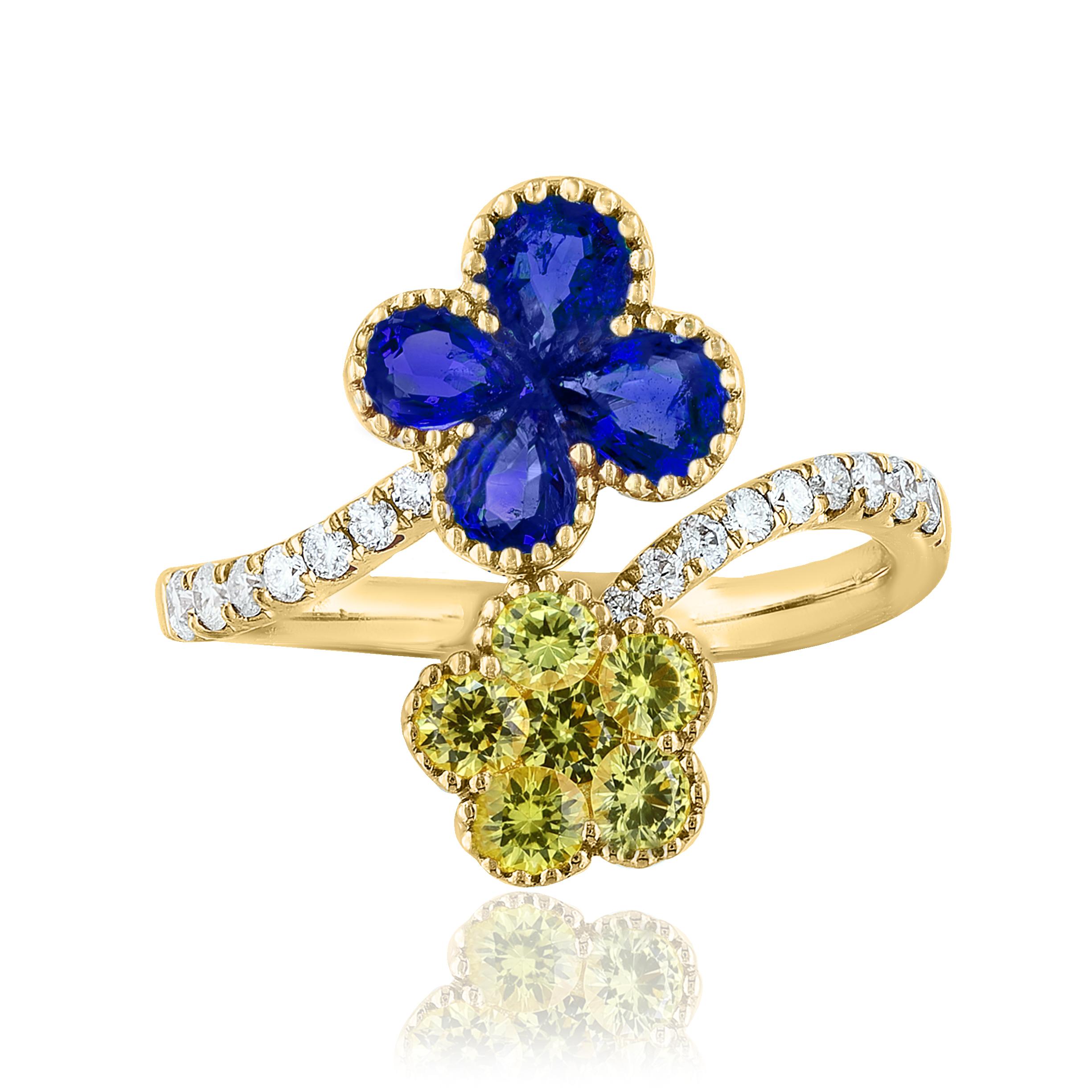 Un gioiello alla moda, un anello con fiore da cocktail che mostra 0,93 carati di 5 rubini e 0,45 carati di 6 zaffiri gialli.  16 diamanti d'accento pesano 0,21 carati in totale.

Taglia 6,5 US (misura). 
Tutti i diamanti sono di colore GH, purezza