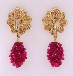 Orecchini a lobo con zaffiro e spinello rosa di Margot McKinney