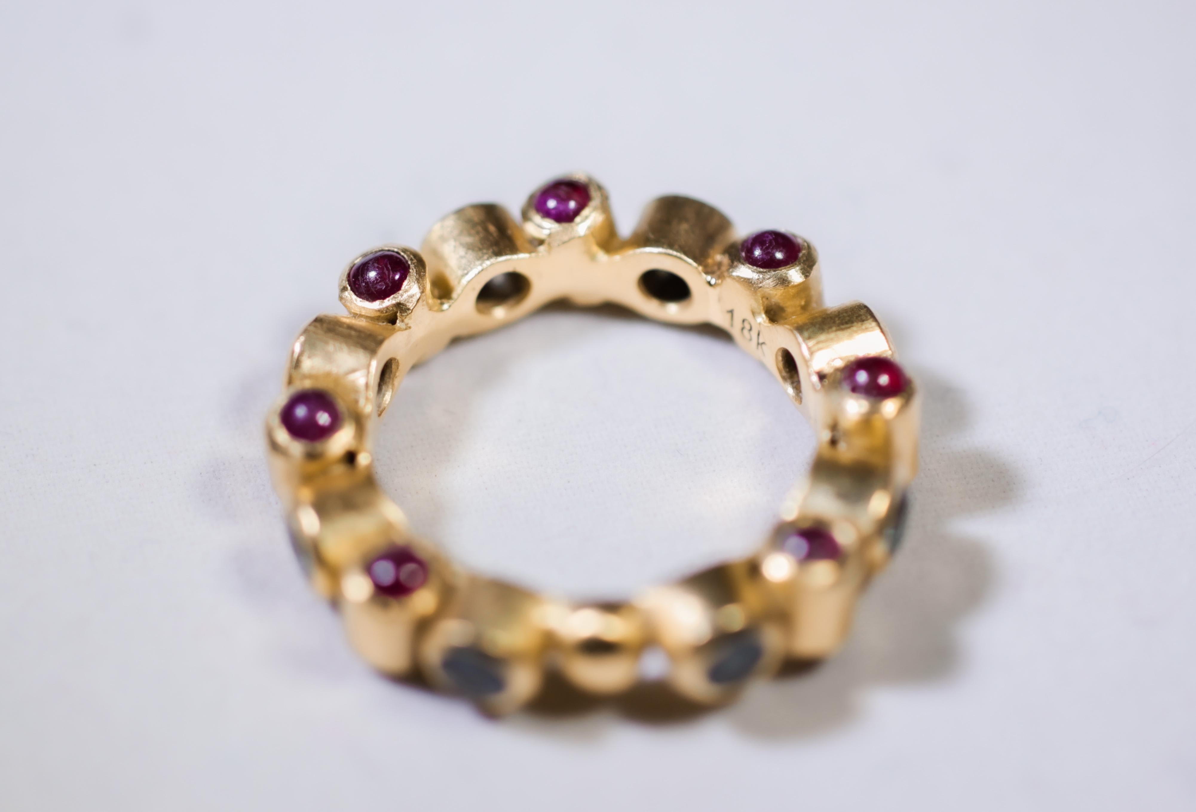 Sapphire and Ruby 18 Karat Gold Bridal Band Ring In New Condition For Sale In New York, NY