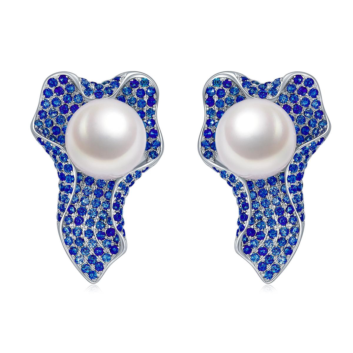This is another piece from our Calla Lily Collections. In the language of flowers, calla lilies mean “beauty.” The name derives from the Greek word for beauty, kallos. This flower is also associated with faithfulness and purity. Together with The