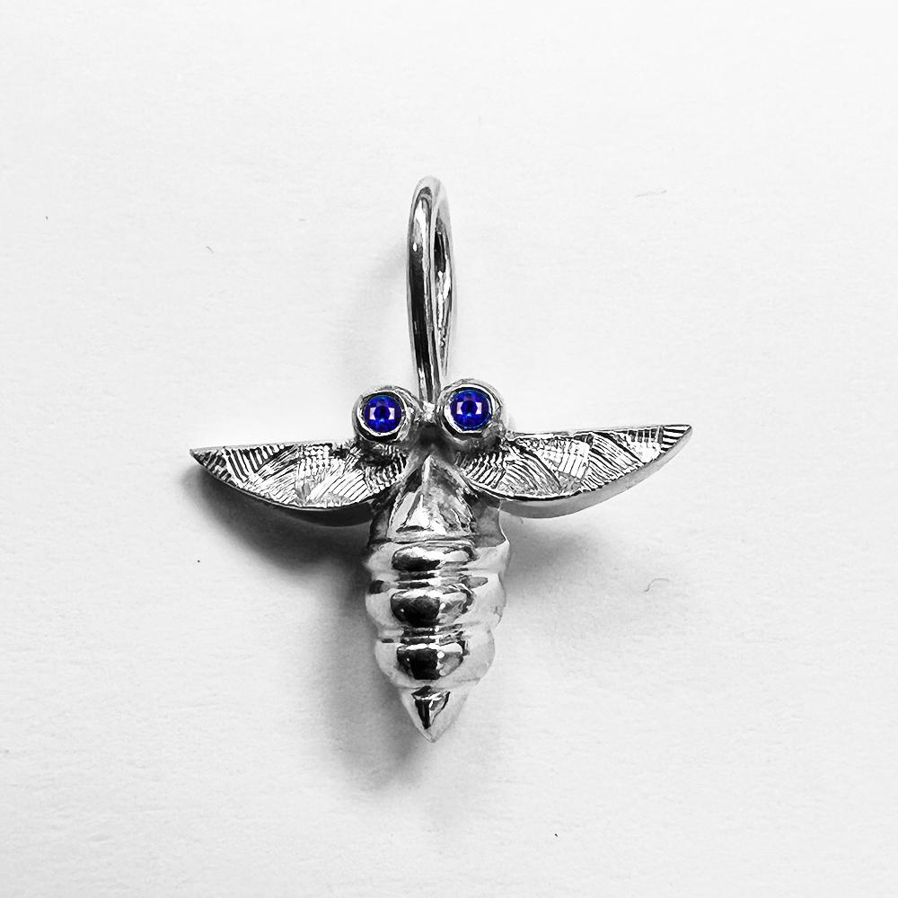 Artisan Sapphire and Sterling Silver Queen bee Necklace For Sale